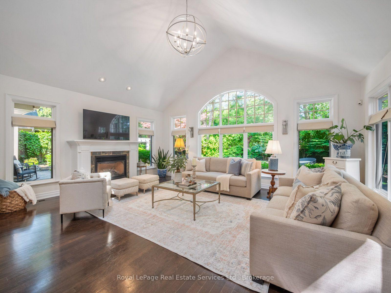 Photo 10 of 2160 Aintree Terrace, Oakville, Ford — HOMEH