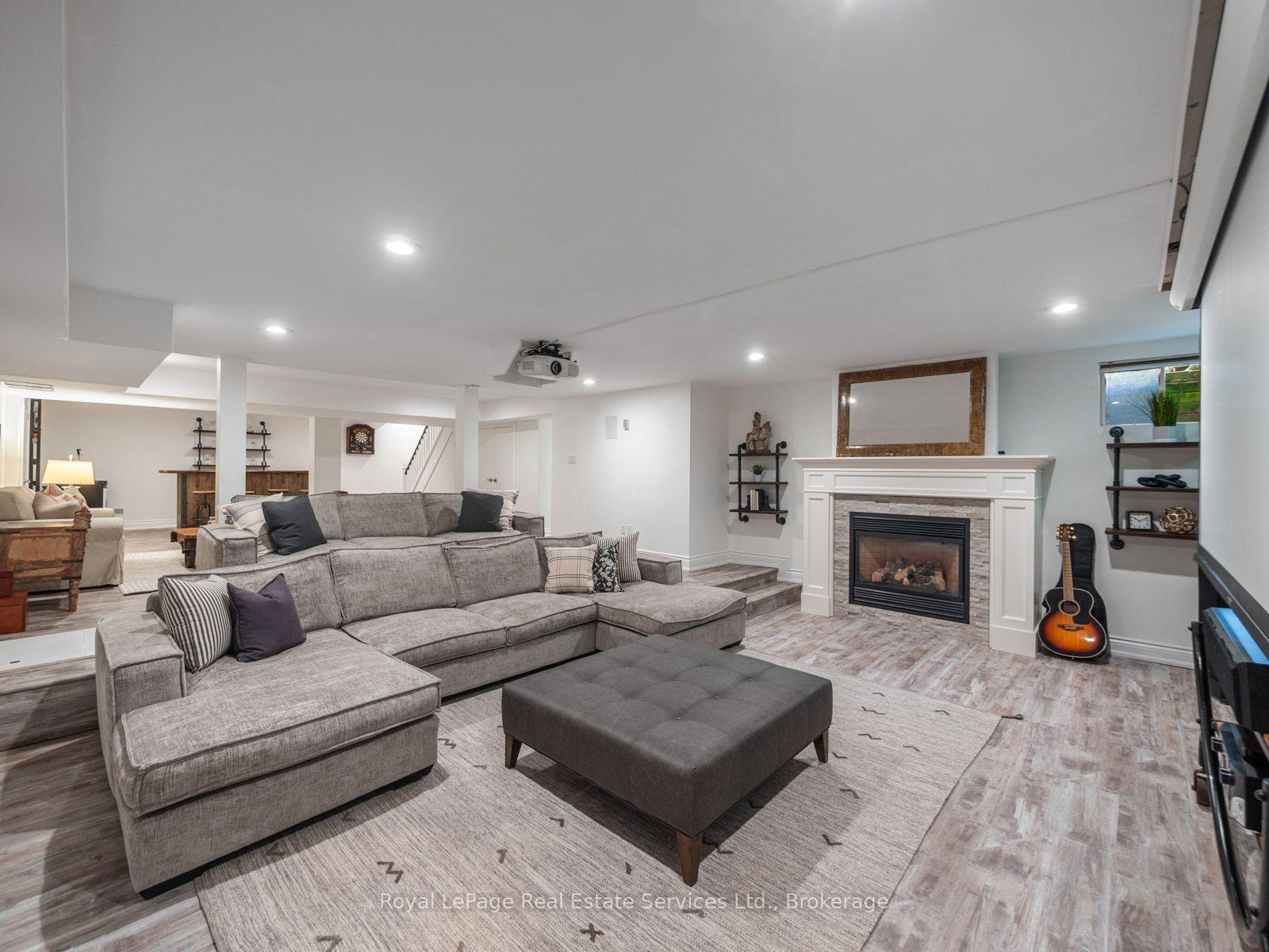 Photo 33 of 2160 Aintree Terrace, Oakville, Ford — HOMEH