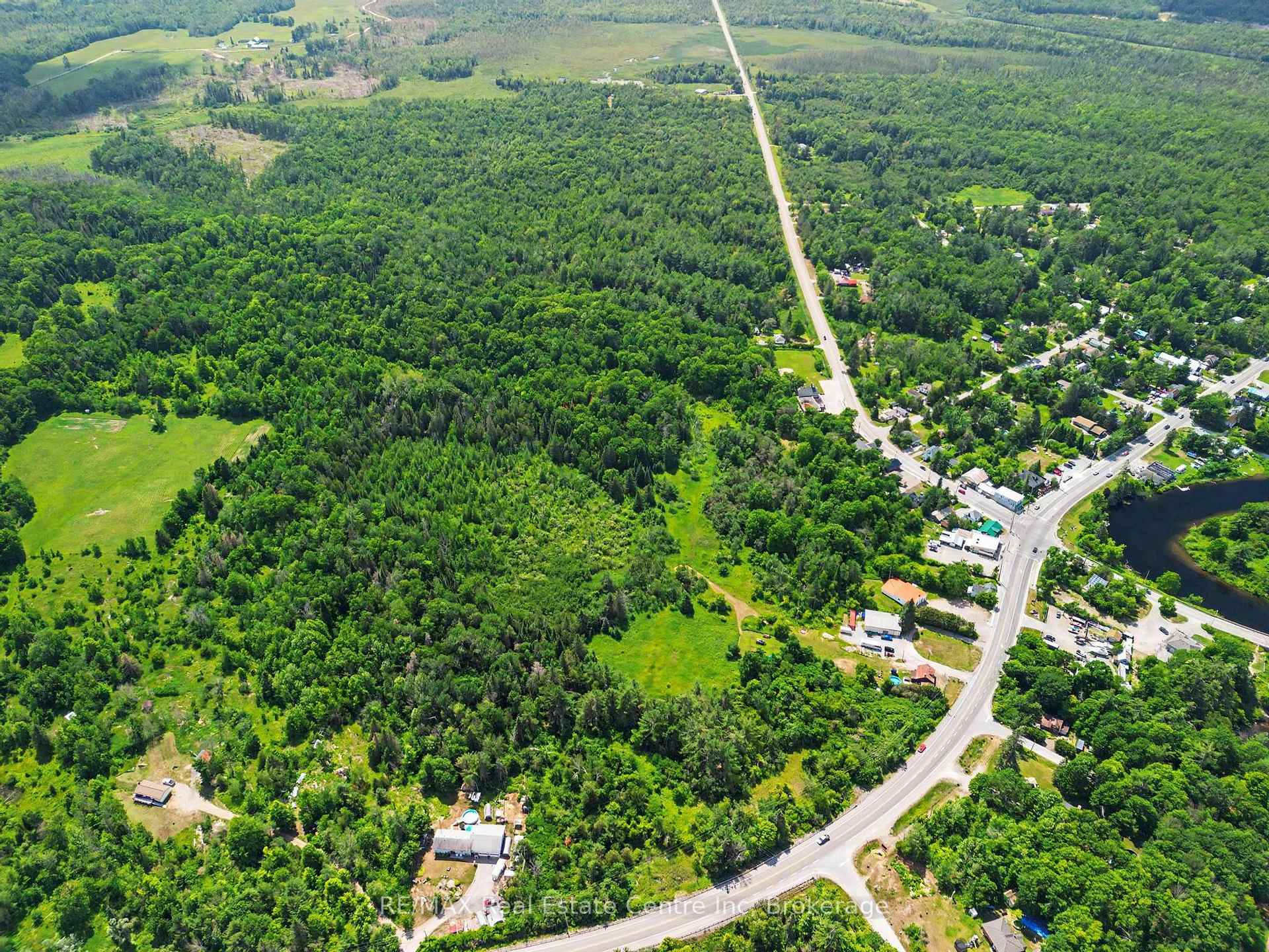 Photo 24 of Hwy 35 Road, Kawartha Lakes, Laxton/Digby/Longford — HOMEH