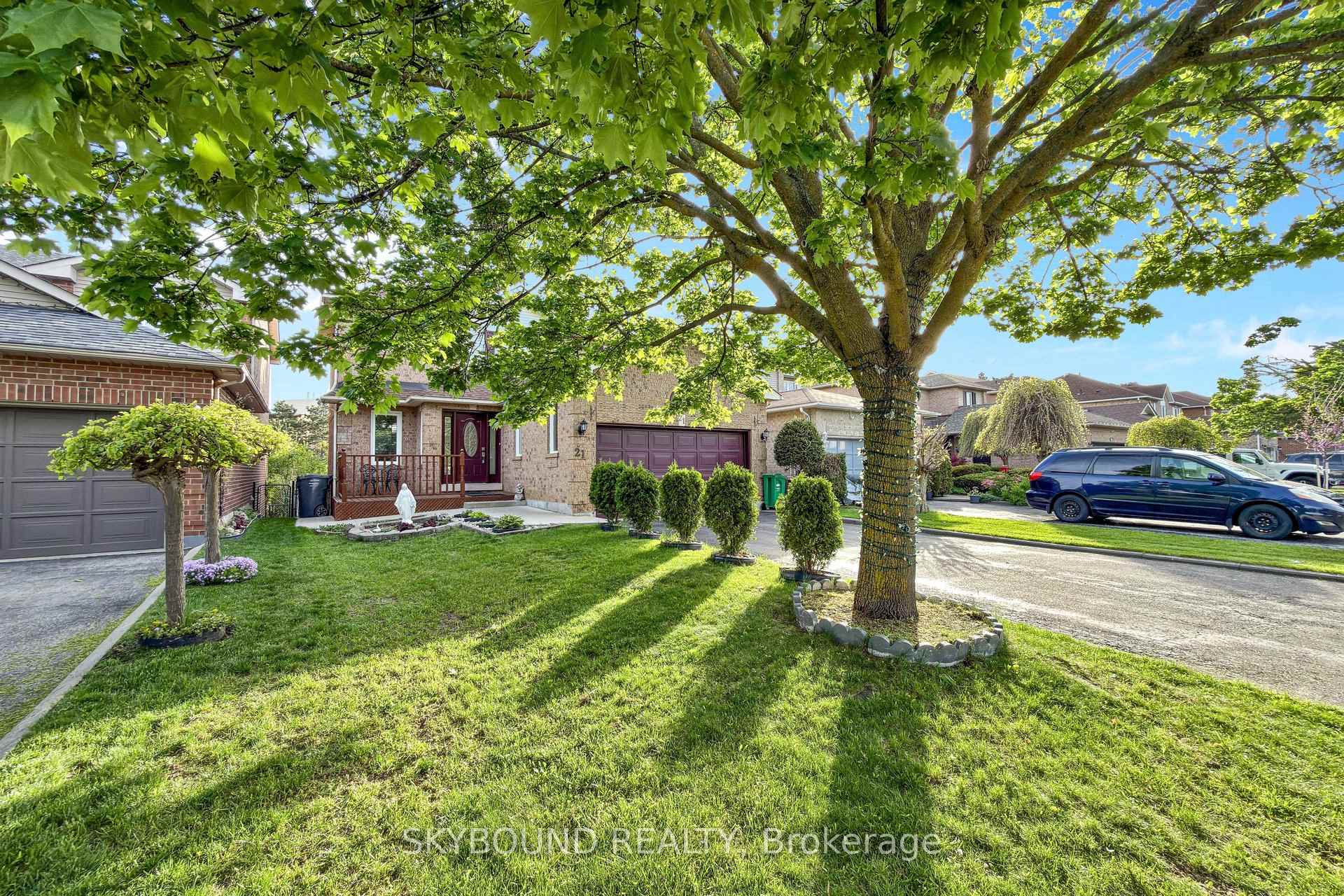 Photo 2 of 21 Vivians Crescent, Brampton, Fletcher's West — HOMEH