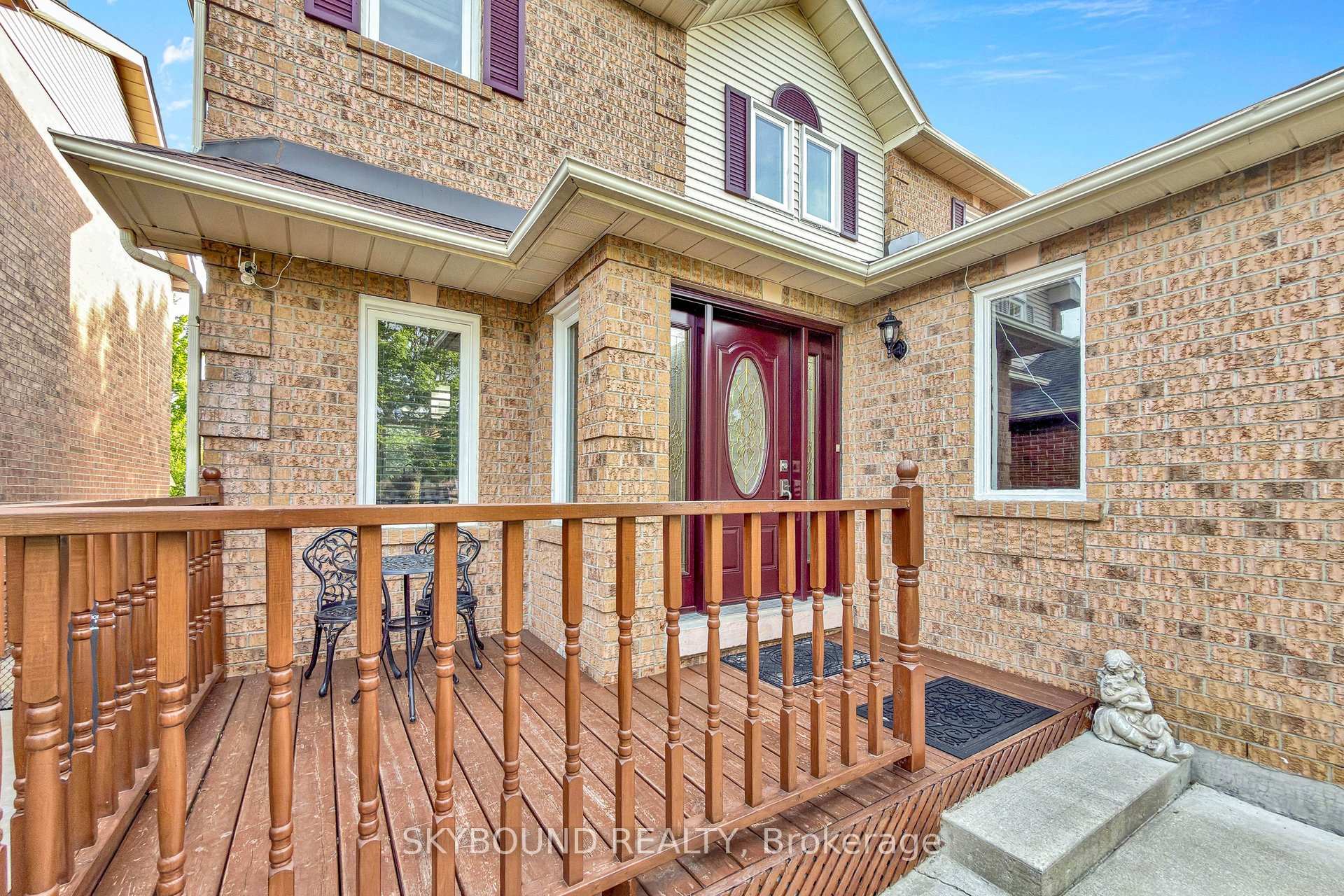 Photo 4 of 21 Vivians Crescent, Brampton, Fletcher's West — HOMEH