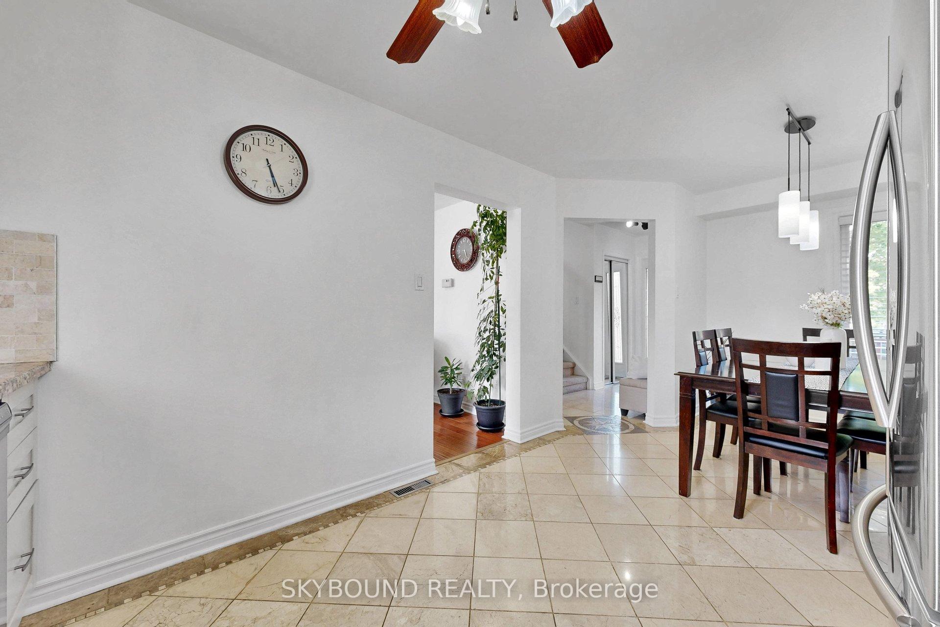 Photo 17 of 21 Vivians Crescent, Brampton, Fletcher's West — HOMEH