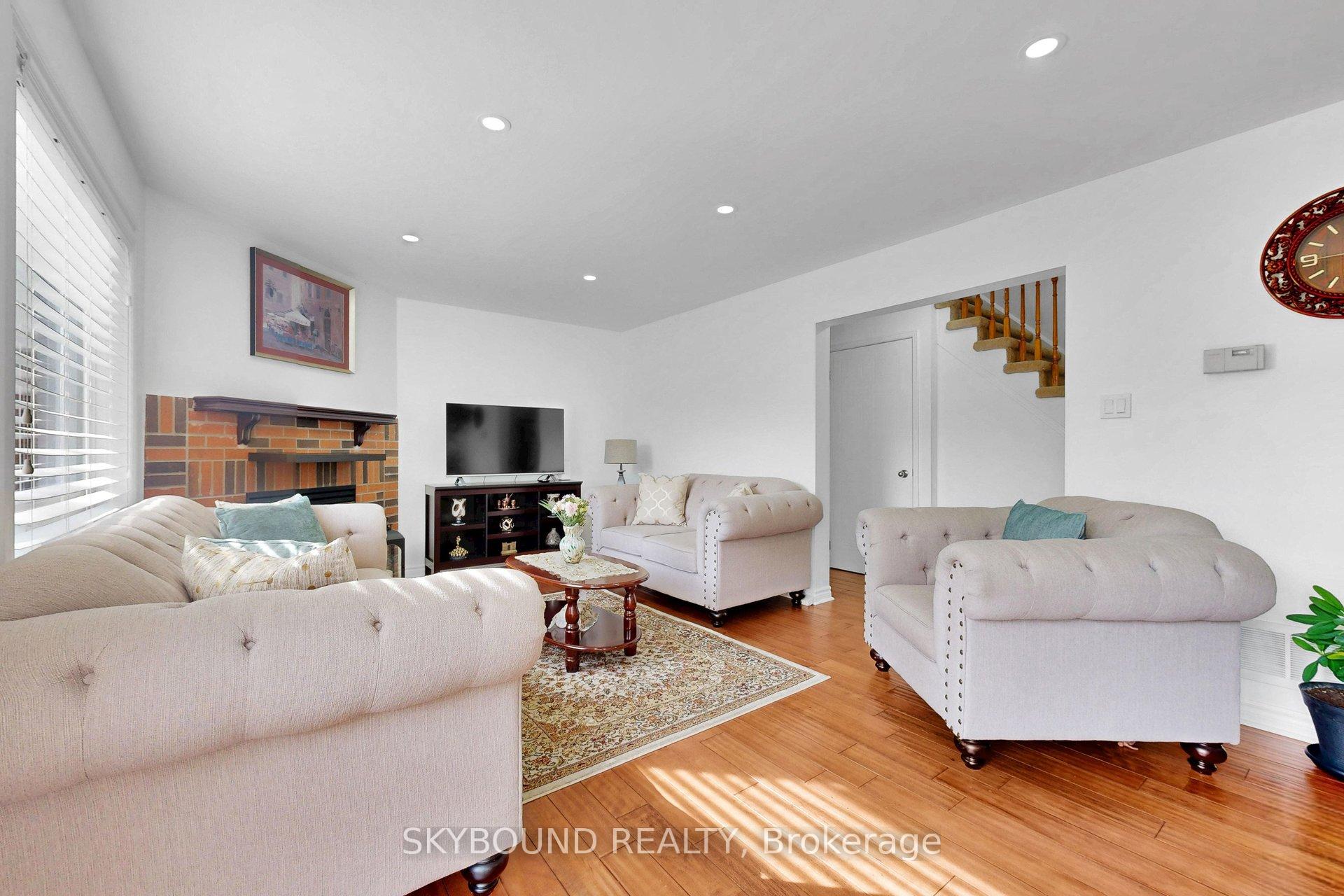 Photo 19 of 21 Vivians Crescent, Brampton, Fletcher's West — HOMEH