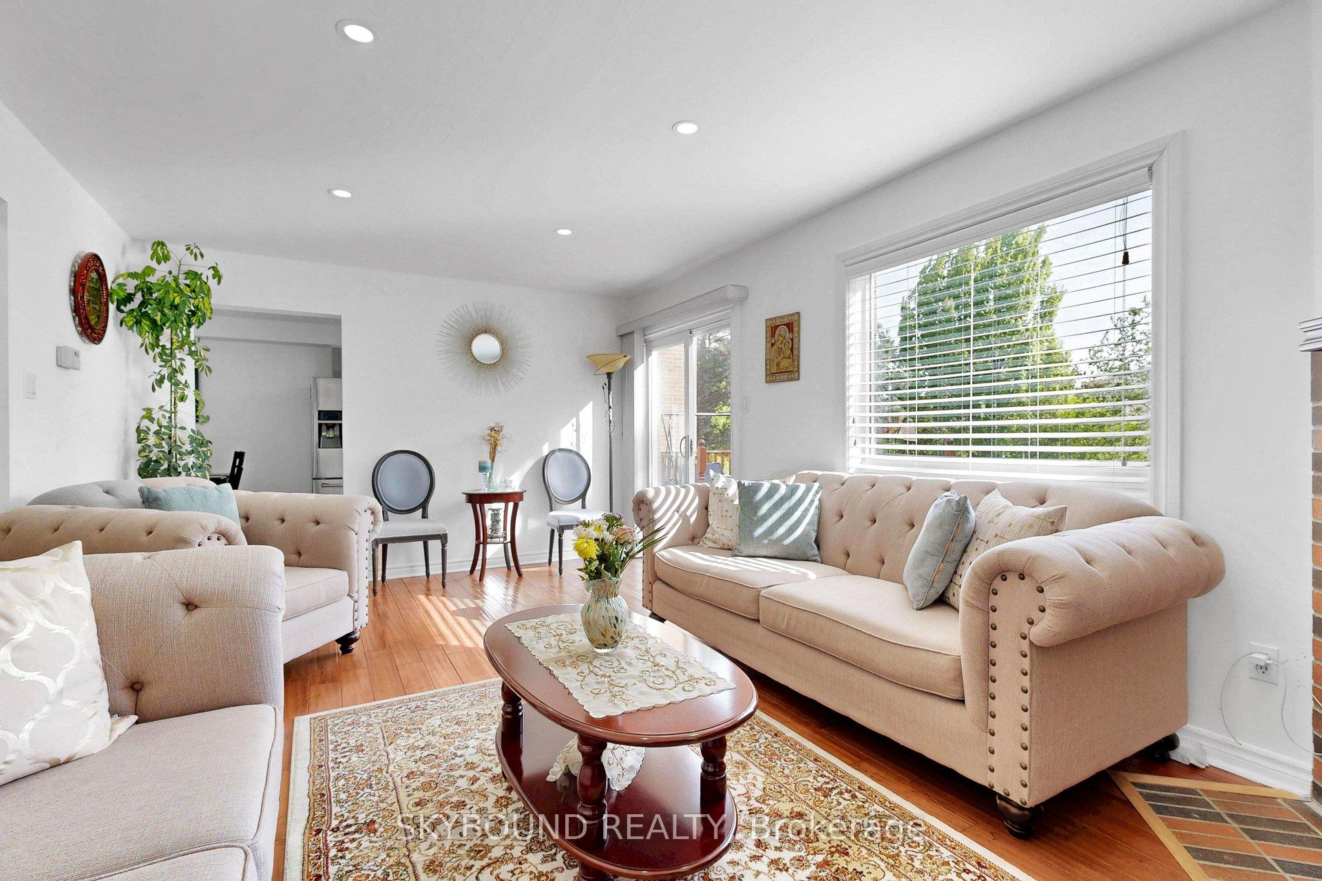 Photo 21 of 21 Vivians Crescent, Brampton, Fletcher's West — HOMEH