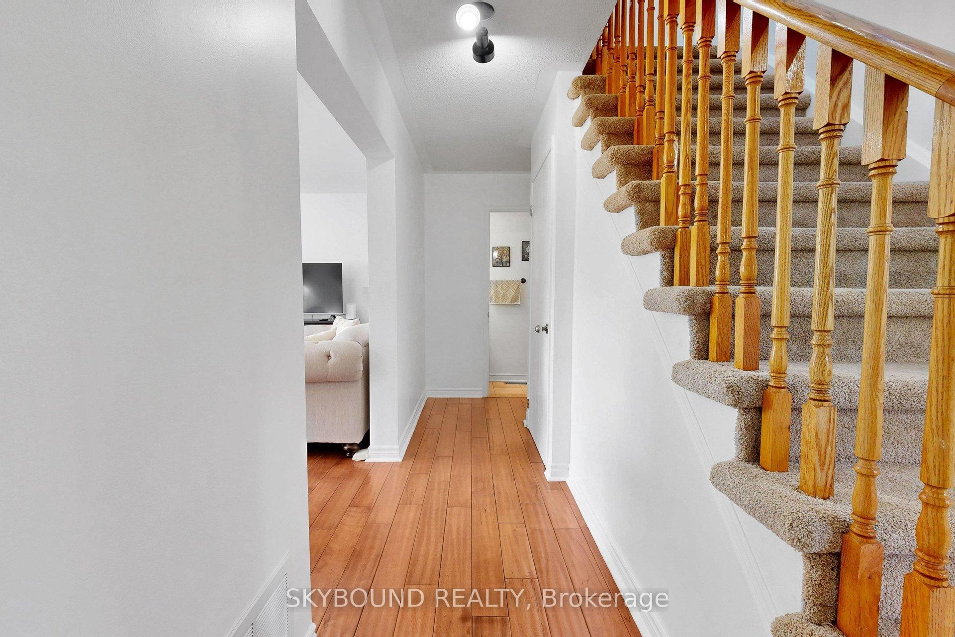 Photo 23 of 21 Vivians Crescent, Brampton, Fletcher's West — HOMEH