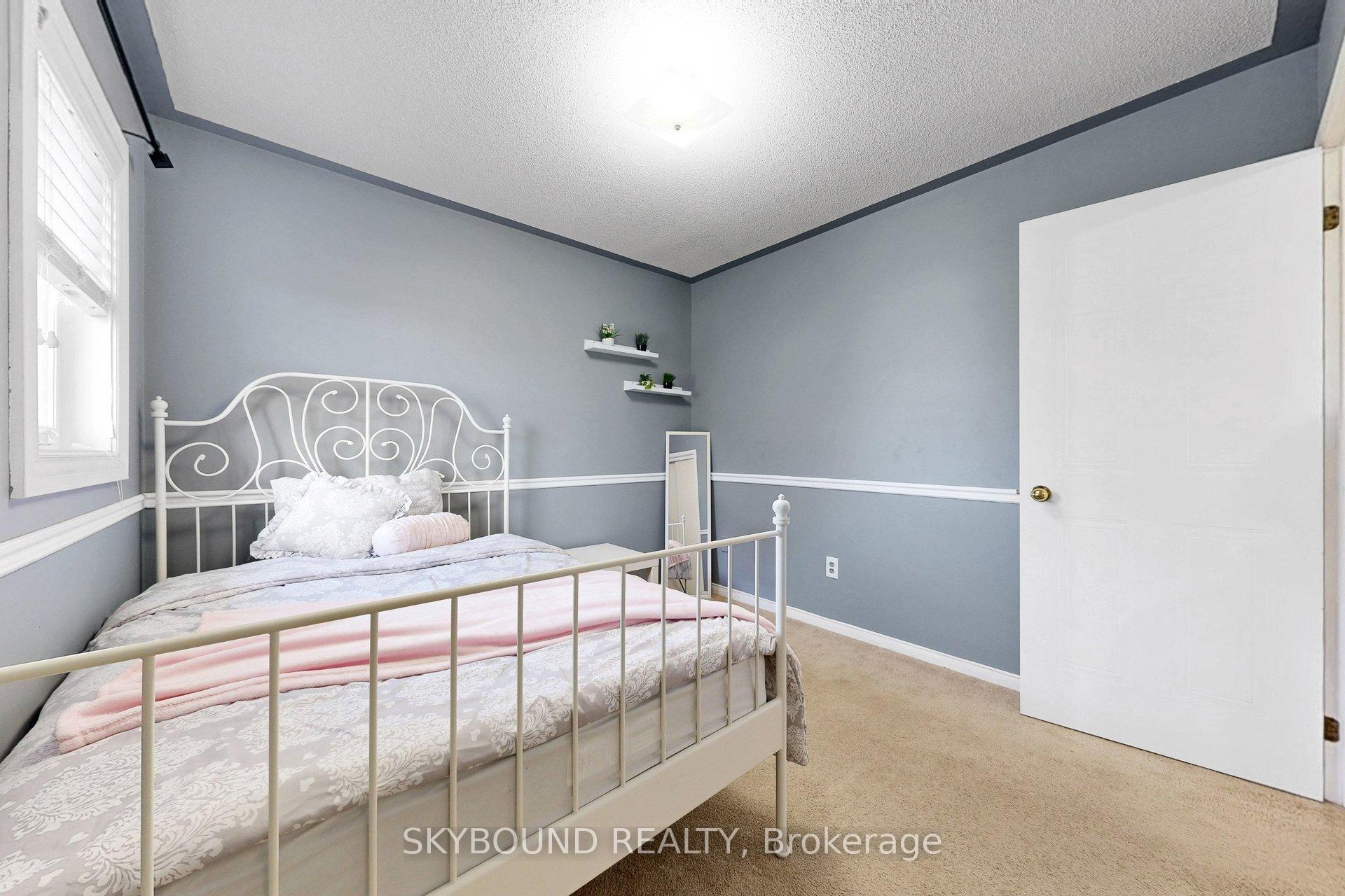 Photo 27 of 21 Vivians Crescent, Brampton, Fletcher's West — HOMEH