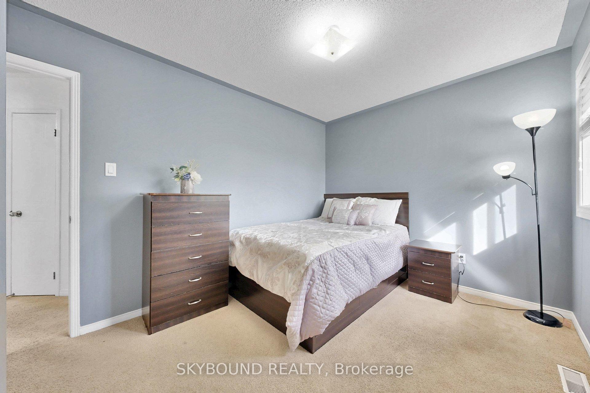 Photo 29 of 21 Vivians Crescent, Brampton, Fletcher's West — HOMEH