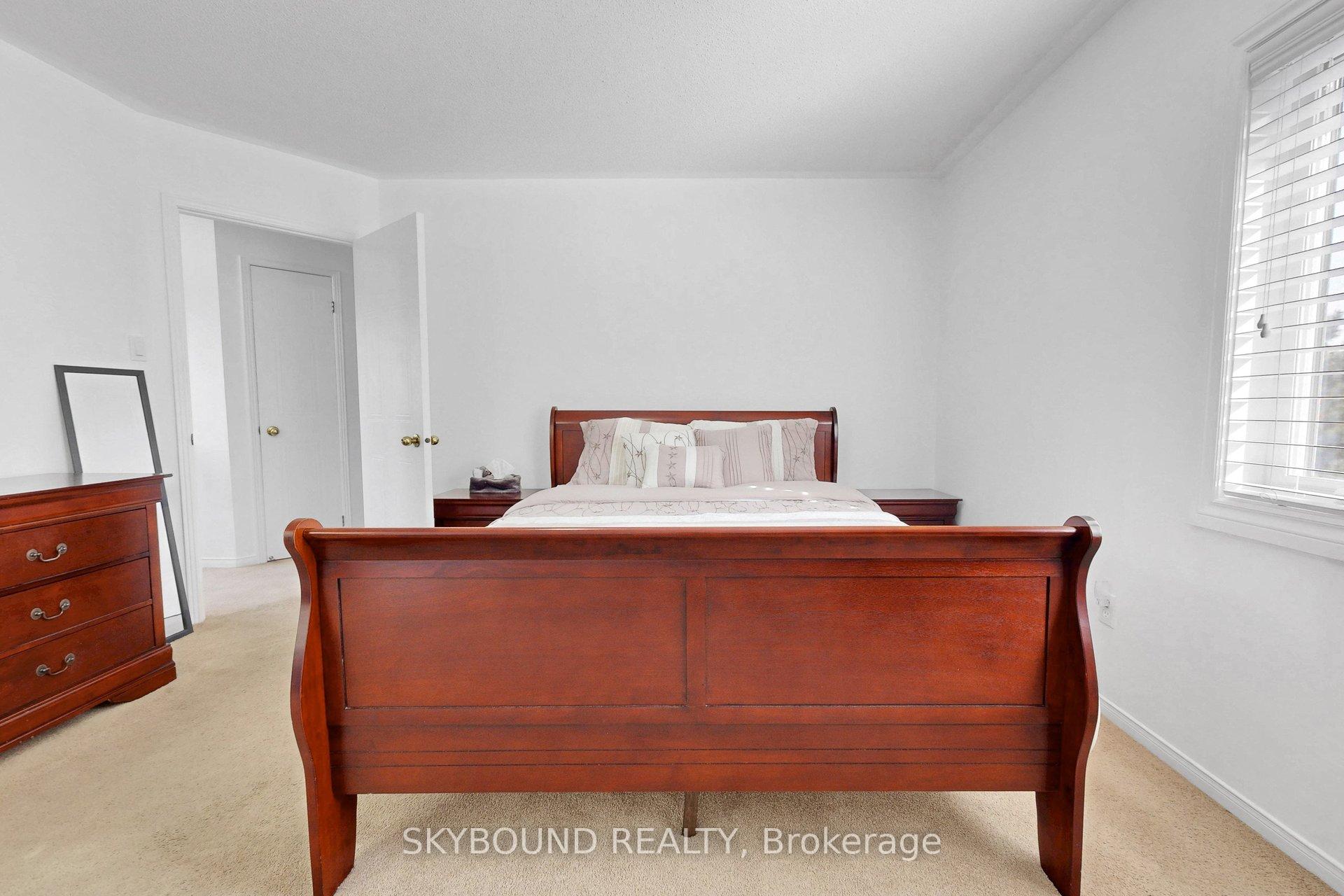 Photo 33 of 21 Vivians Crescent, Brampton, Fletcher's West — HOMEH
