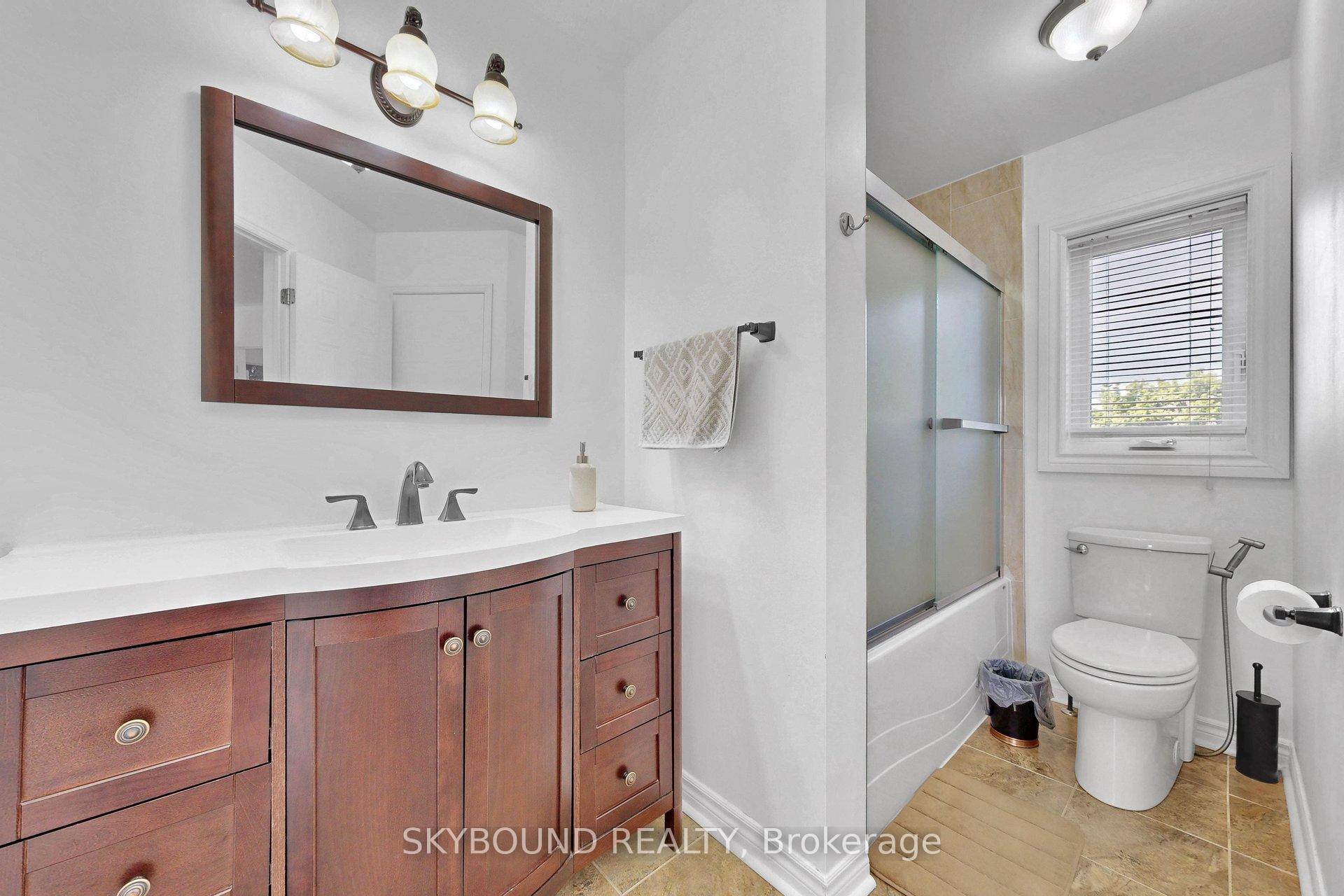 Photo 35 of 21 Vivians Crescent, Brampton, Fletcher's West — HOMEH