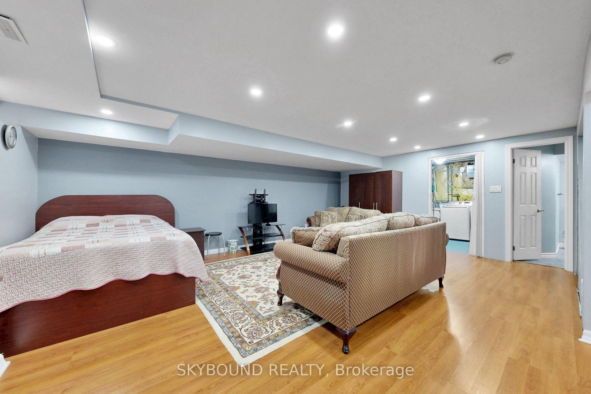 Photo 36 of 21 Vivians Crescent, Brampton, Fletcher's West — HOMEH