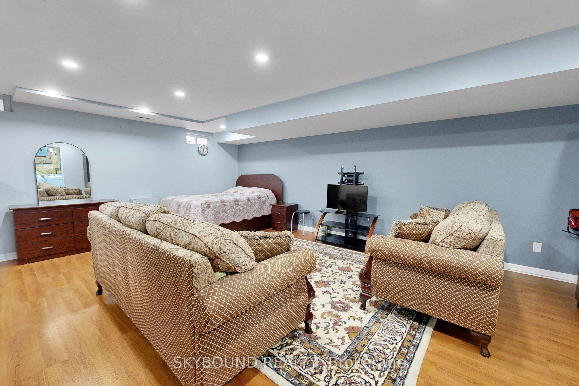 Photo 40 of 21 Vivians Crescent, Brampton, Fletcher's West — HOMEH