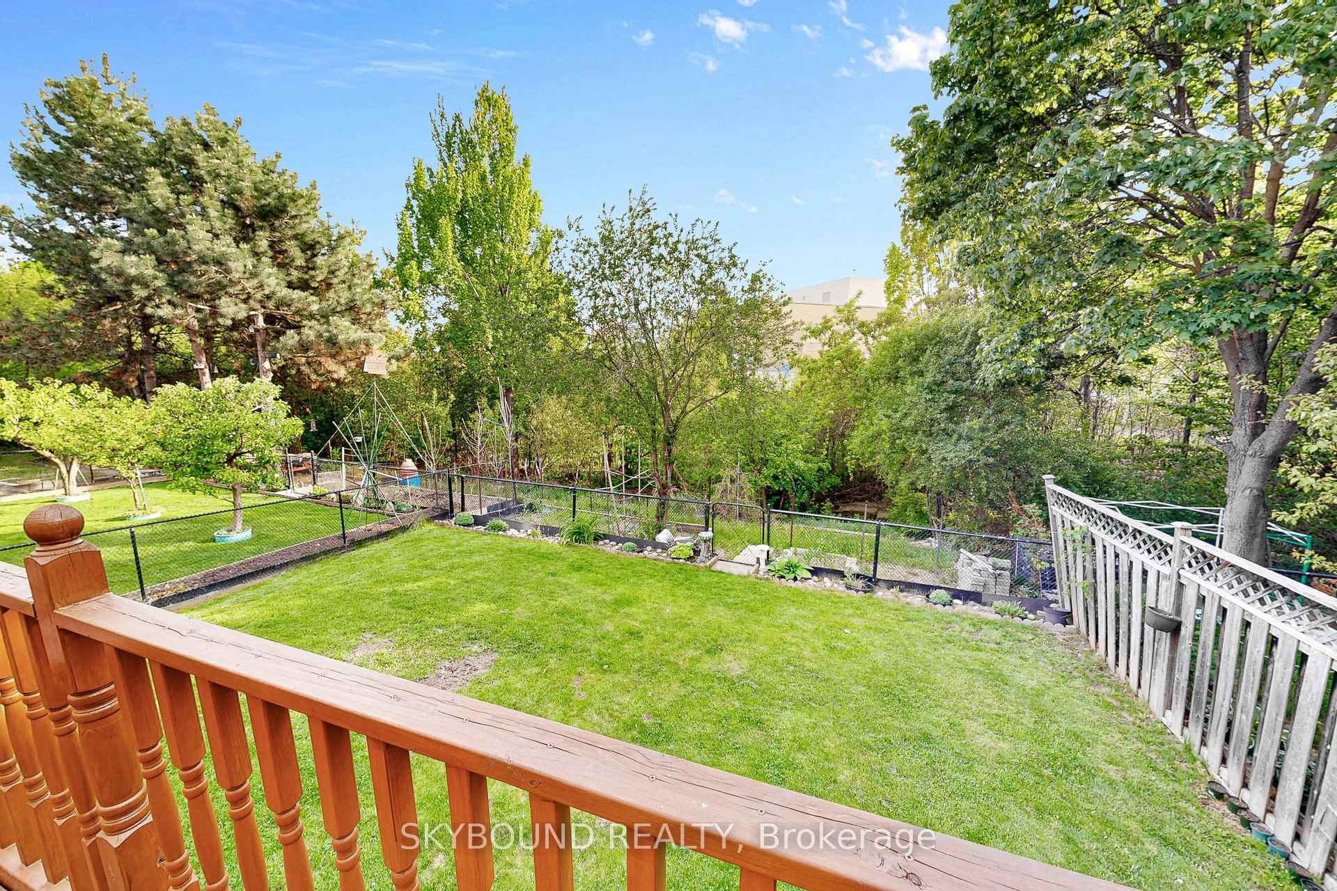 Photo 48 of 21 Vivians Crescent, Brampton, Fletcher's West — HOMEH