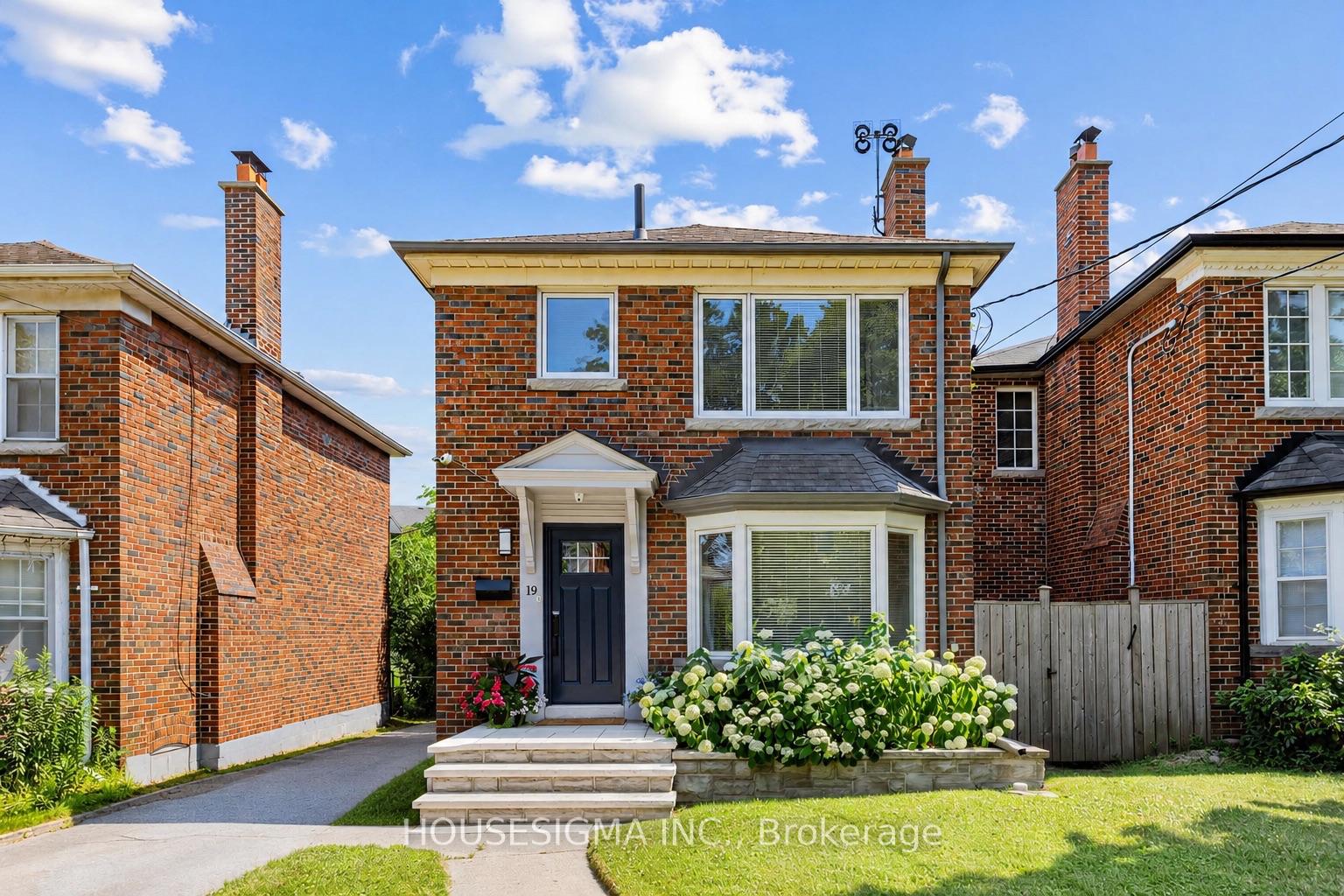 Photo 1 of 19 Parklea Drive, Toronto, Leaside — HOMEH