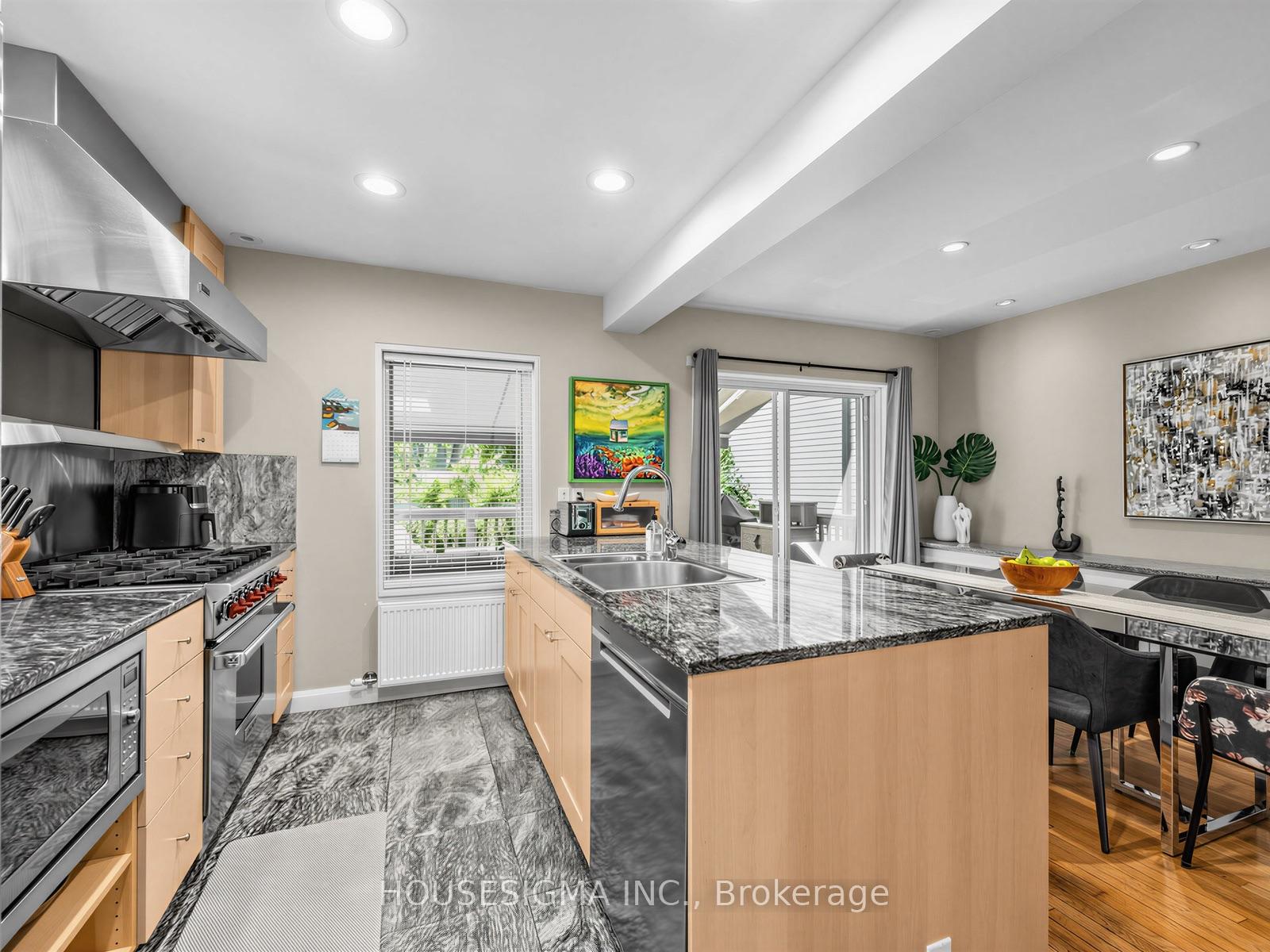 Photo 13 of 19 Parklea Drive, Toronto, Leaside — HOMEH