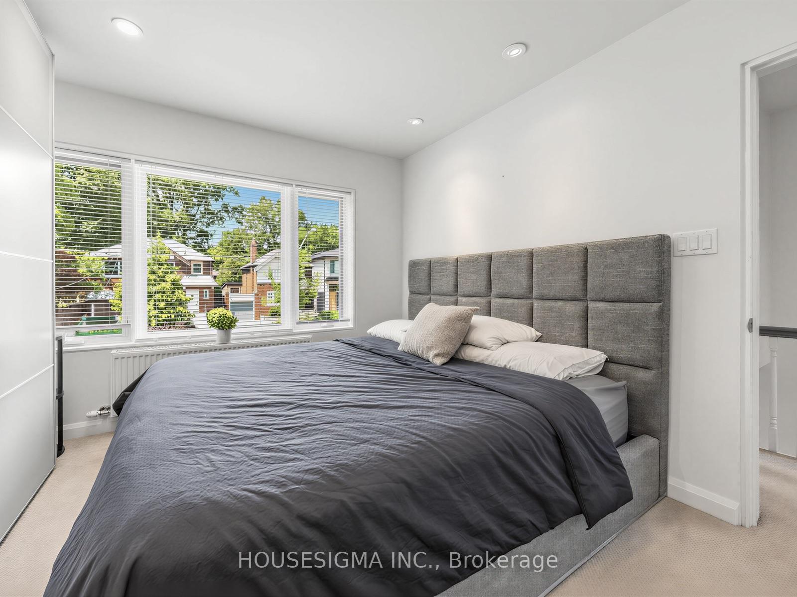 Photo 18 of 19 Parklea Drive, Toronto, Leaside — HOMEH