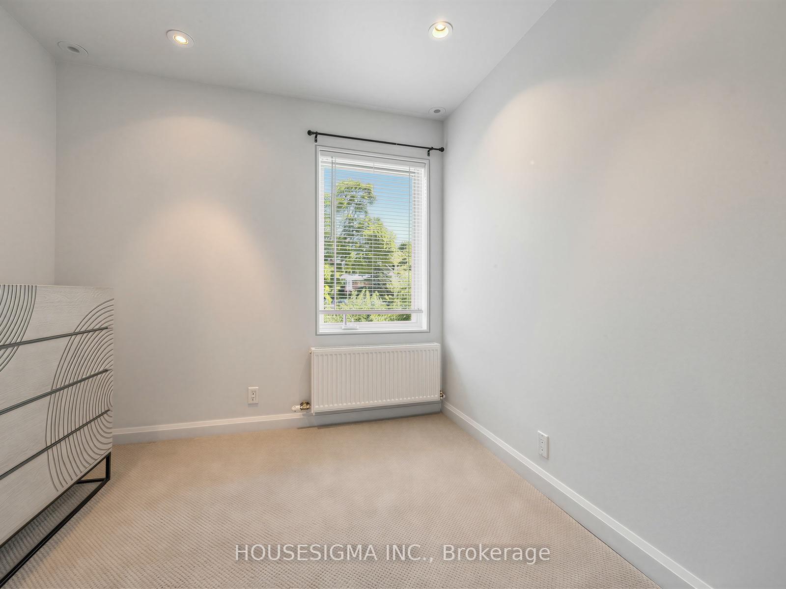 Photo 23 of 19 Parklea Drive, Toronto, Leaside — HOMEH