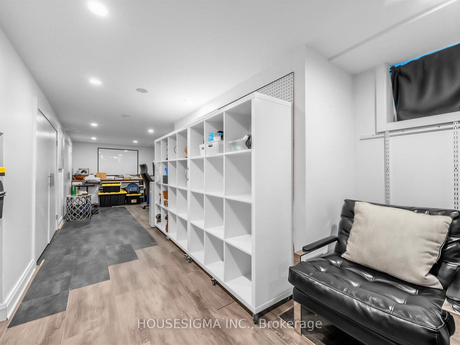 Photo 25 of 19 Parklea Drive, Toronto, Leaside — HOMEH
