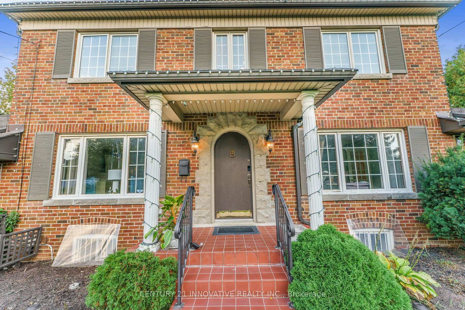 Photo 7 of 11 Lorraine Gardens, Etobicoke, Islington-City Centre West — HOMEH