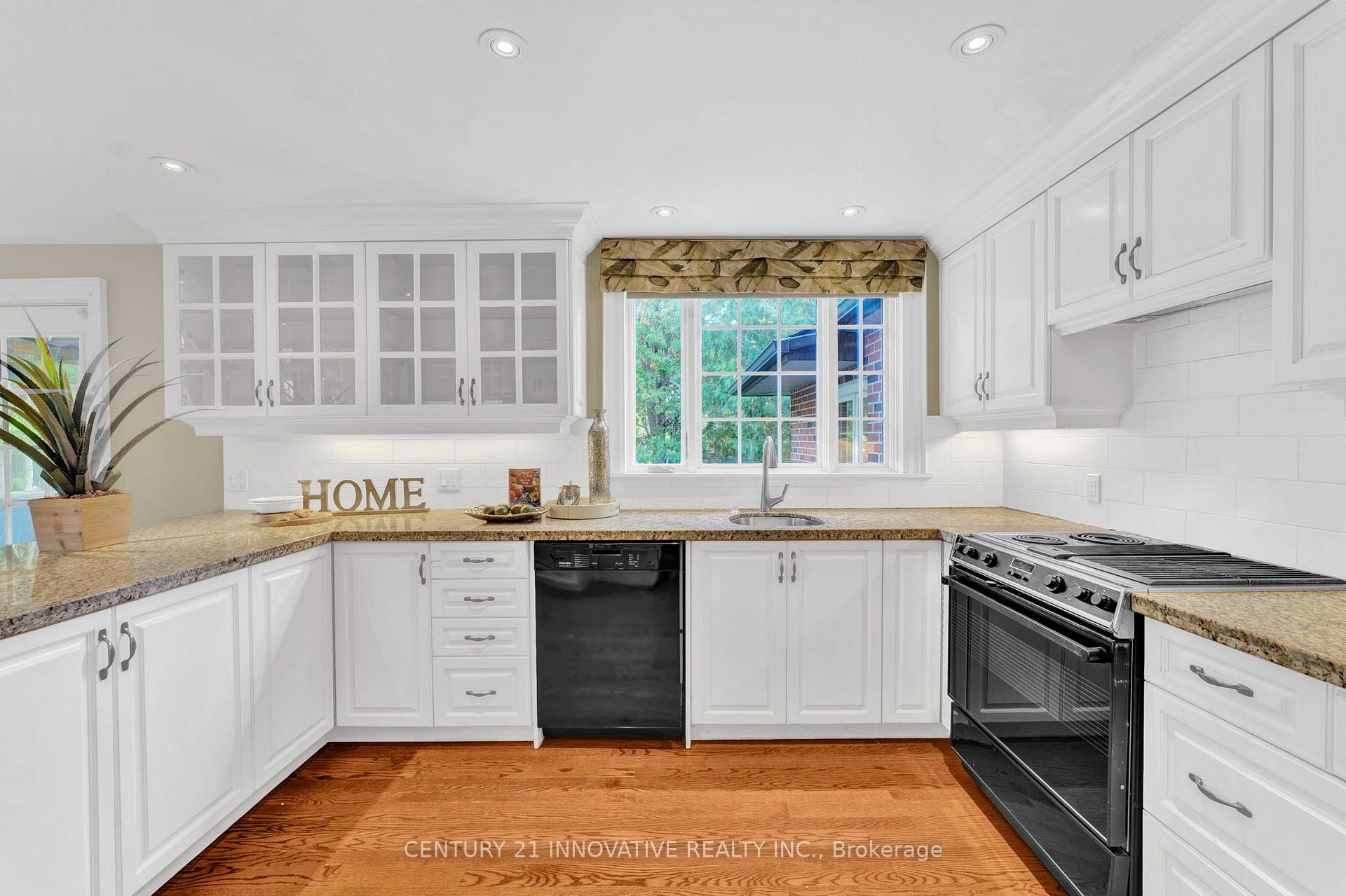Photo 15 of 11 Lorraine Gardens, Etobicoke, Islington-City Centre West — HOMEH