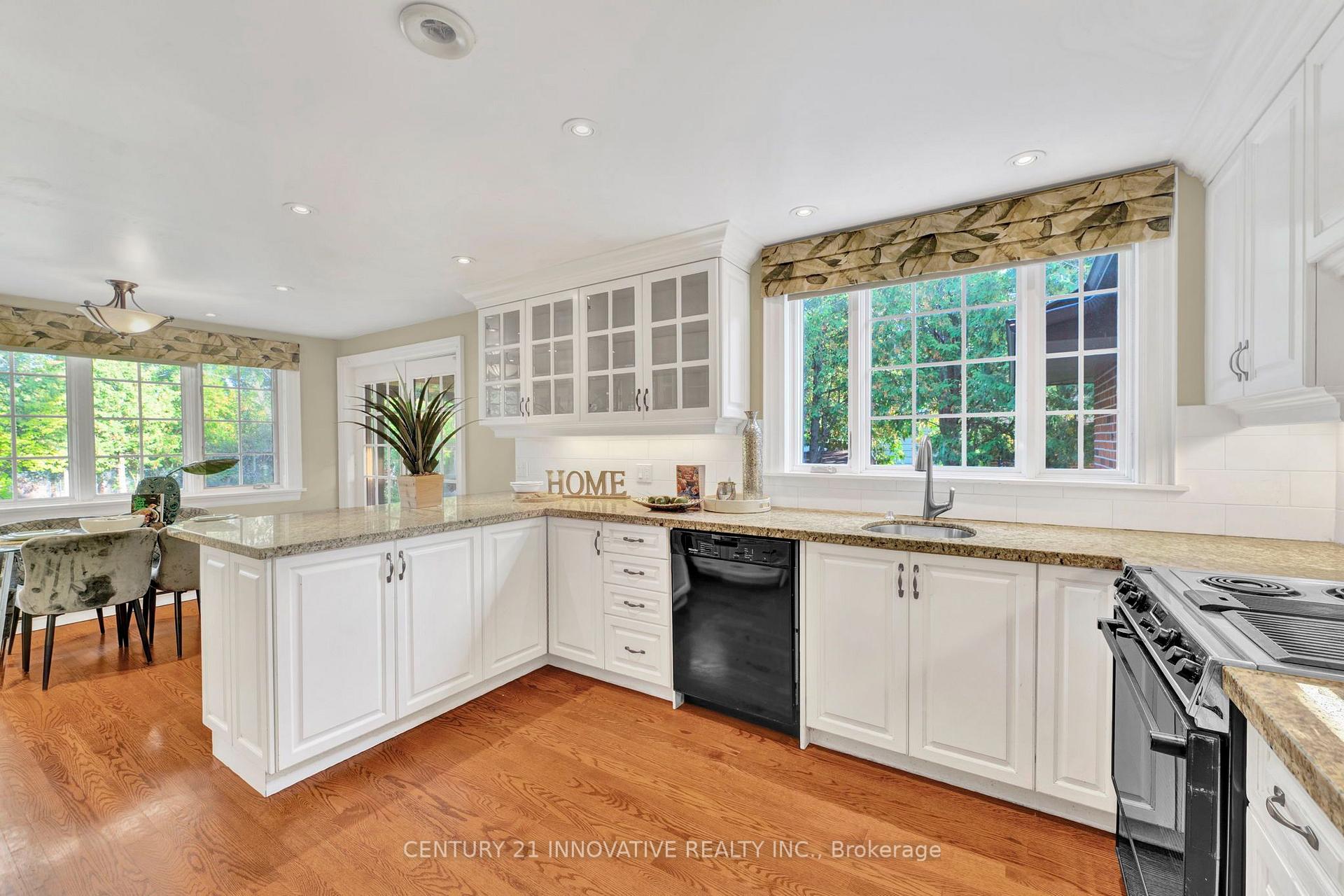 Photo 16 of 11 Lorraine Gardens, Etobicoke, Islington-City Centre West — HOMEH