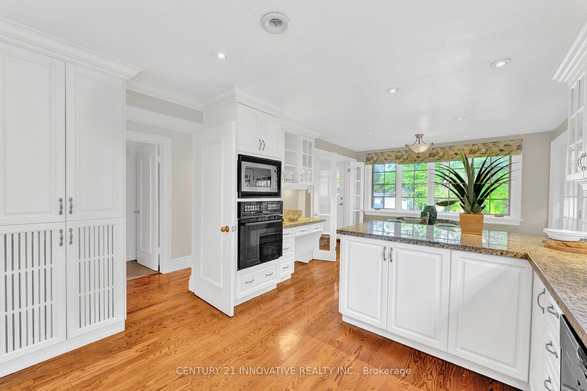 Photo 17 of 11 Lorraine Gardens, Etobicoke, Islington-City Centre West — HOMEH