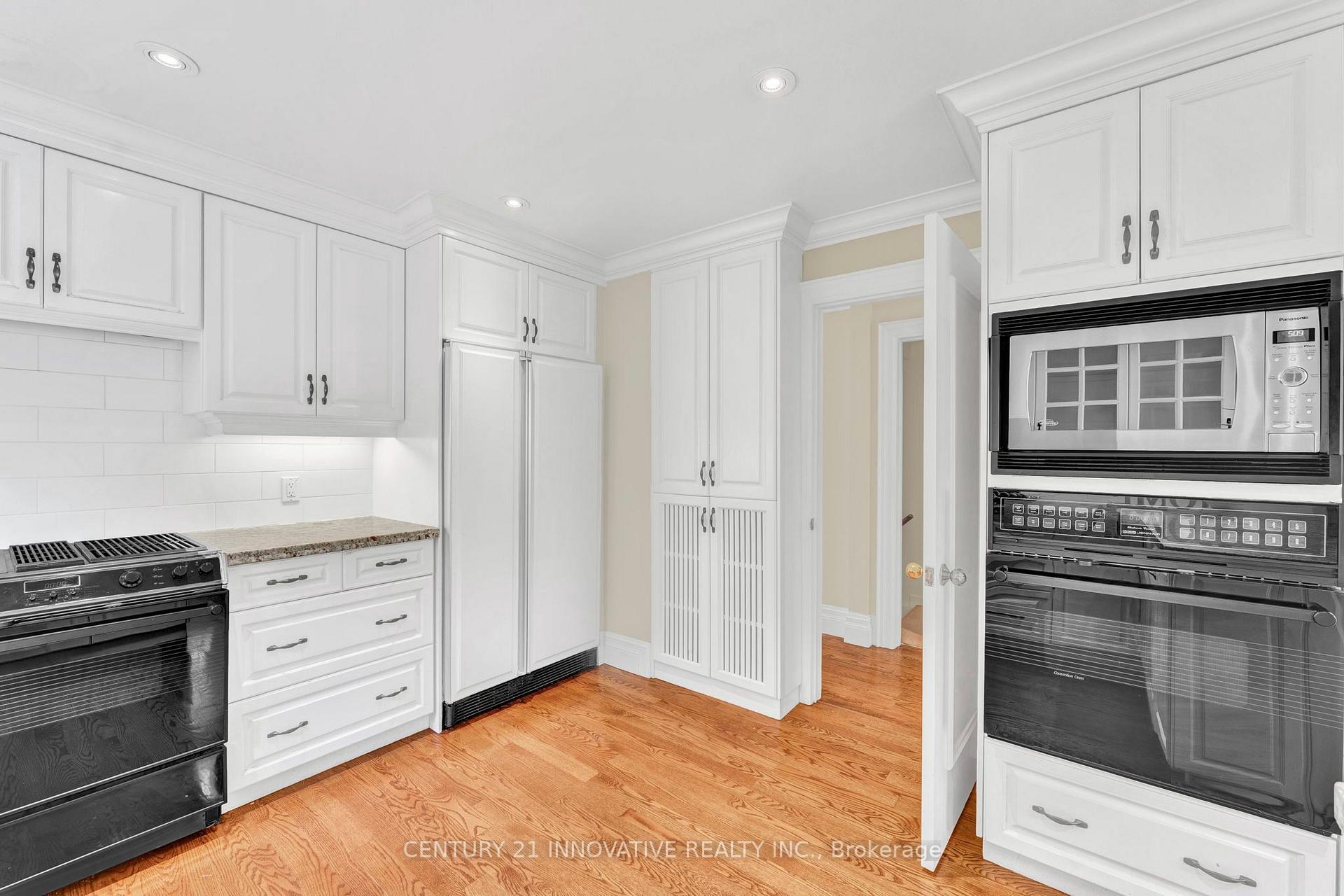 Photo 18 of 11 Lorraine Gardens, Etobicoke, Islington-City Centre West — HOMEH