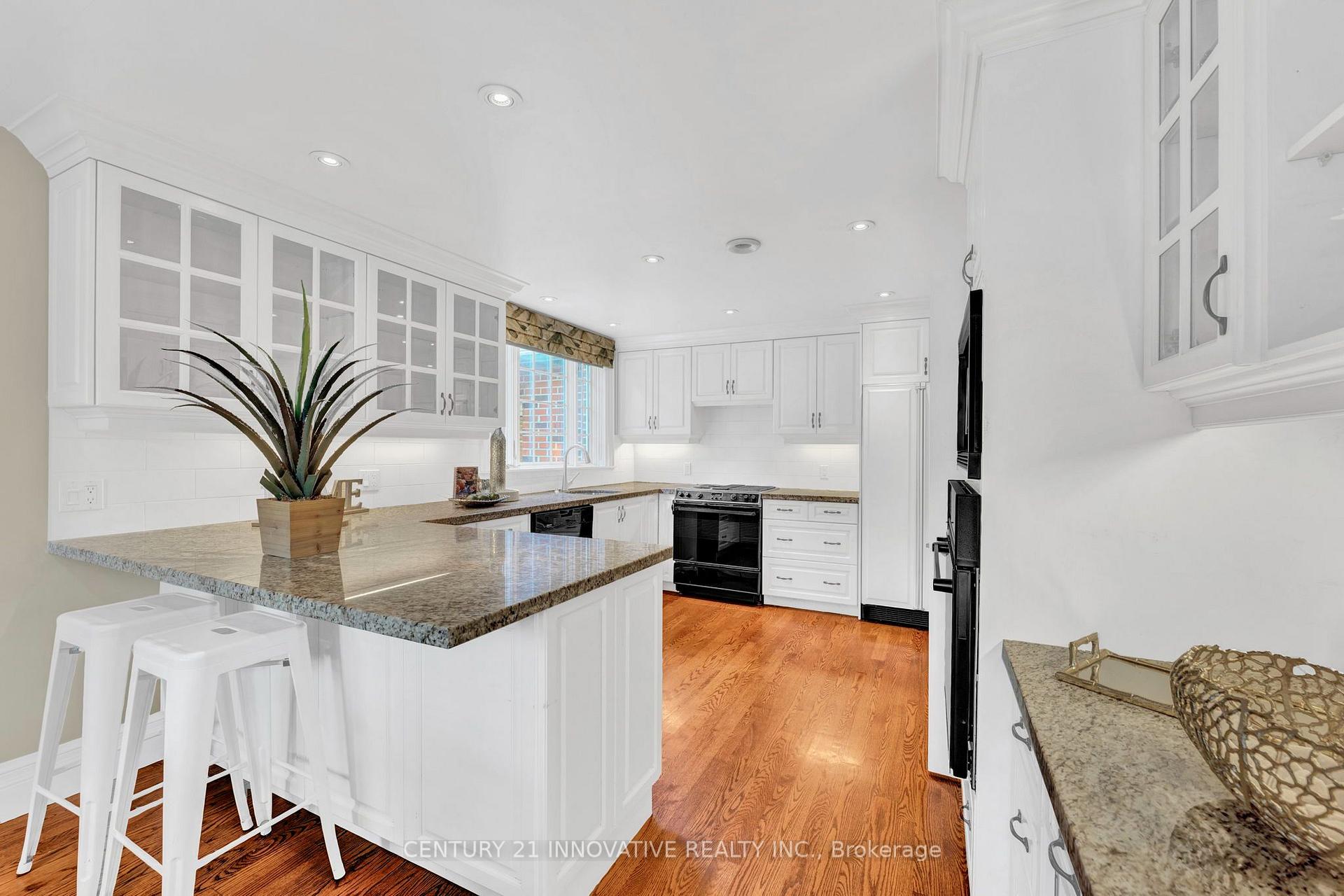 Photo 19 of 11 Lorraine Gardens, Etobicoke, Islington-City Centre West — HOMEH