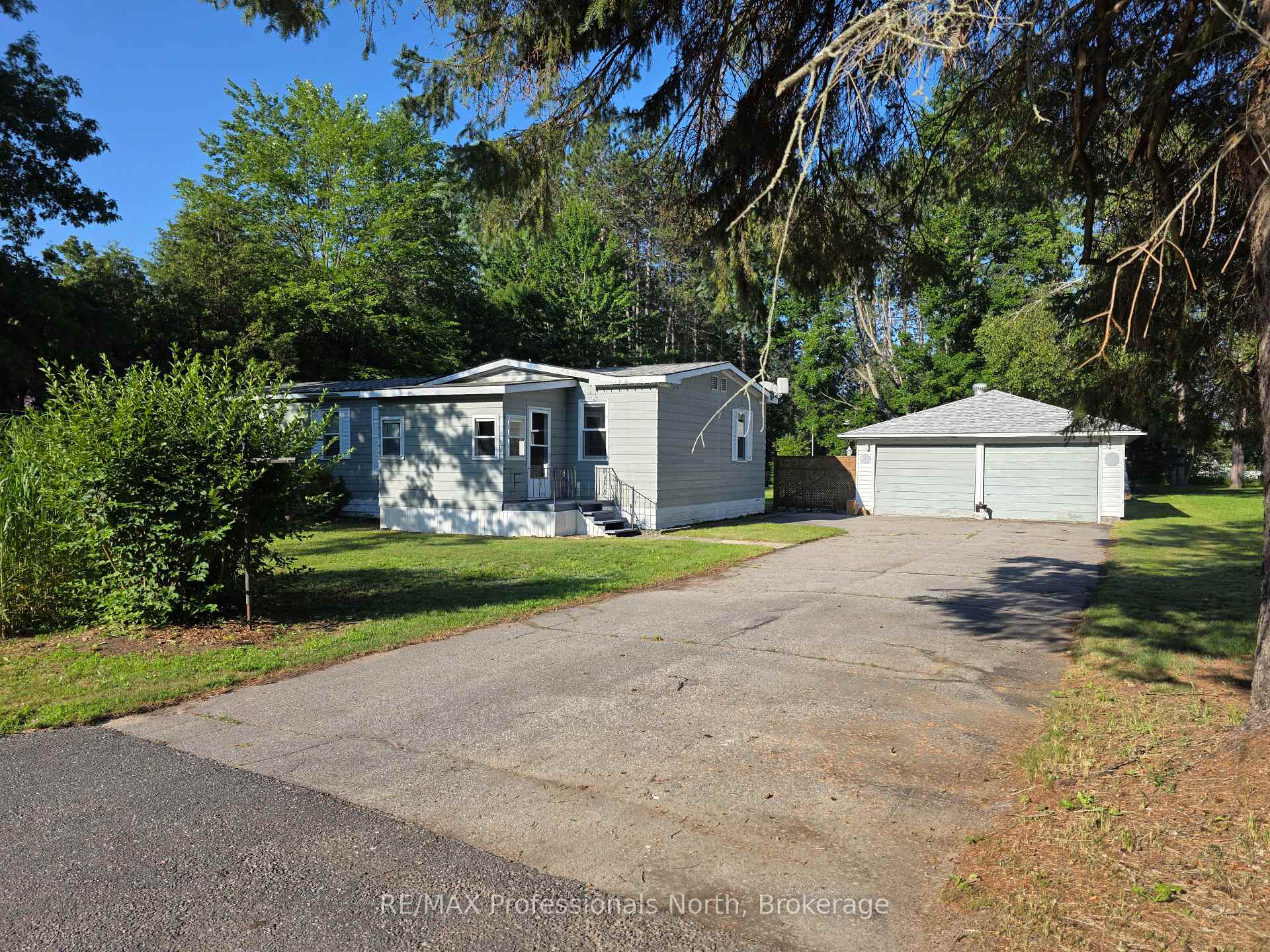 Photo 1 of 1024 Lutterworth Pines Road, Minden Hills, Lutterworth — HOMEH