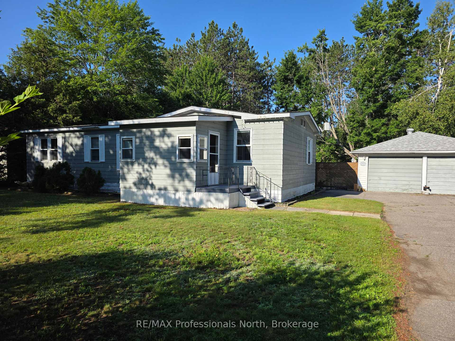 Photo 3 of 1024 Lutterworth Pines Road, Minden Hills, Lutterworth — HOMEH
