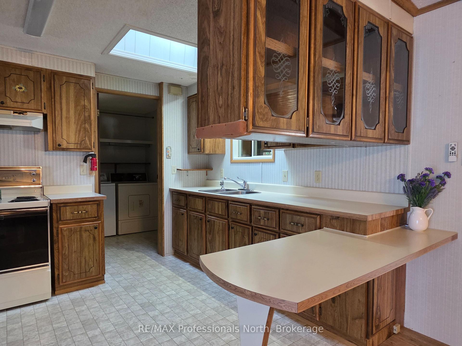 Photo 16 of 1024 Lutterworth Pines Road, Minden Hills, Lutterworth — HOMEH