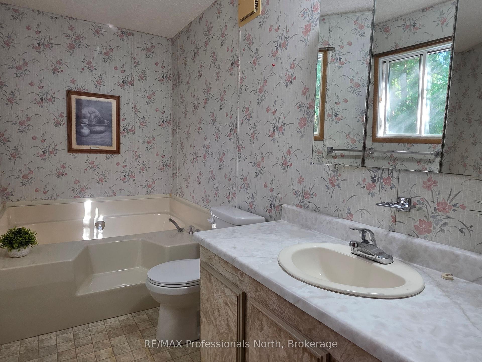Photo 36 of 1024 Lutterworth Pines Road, Minden Hills, Lutterworth — HOMEH