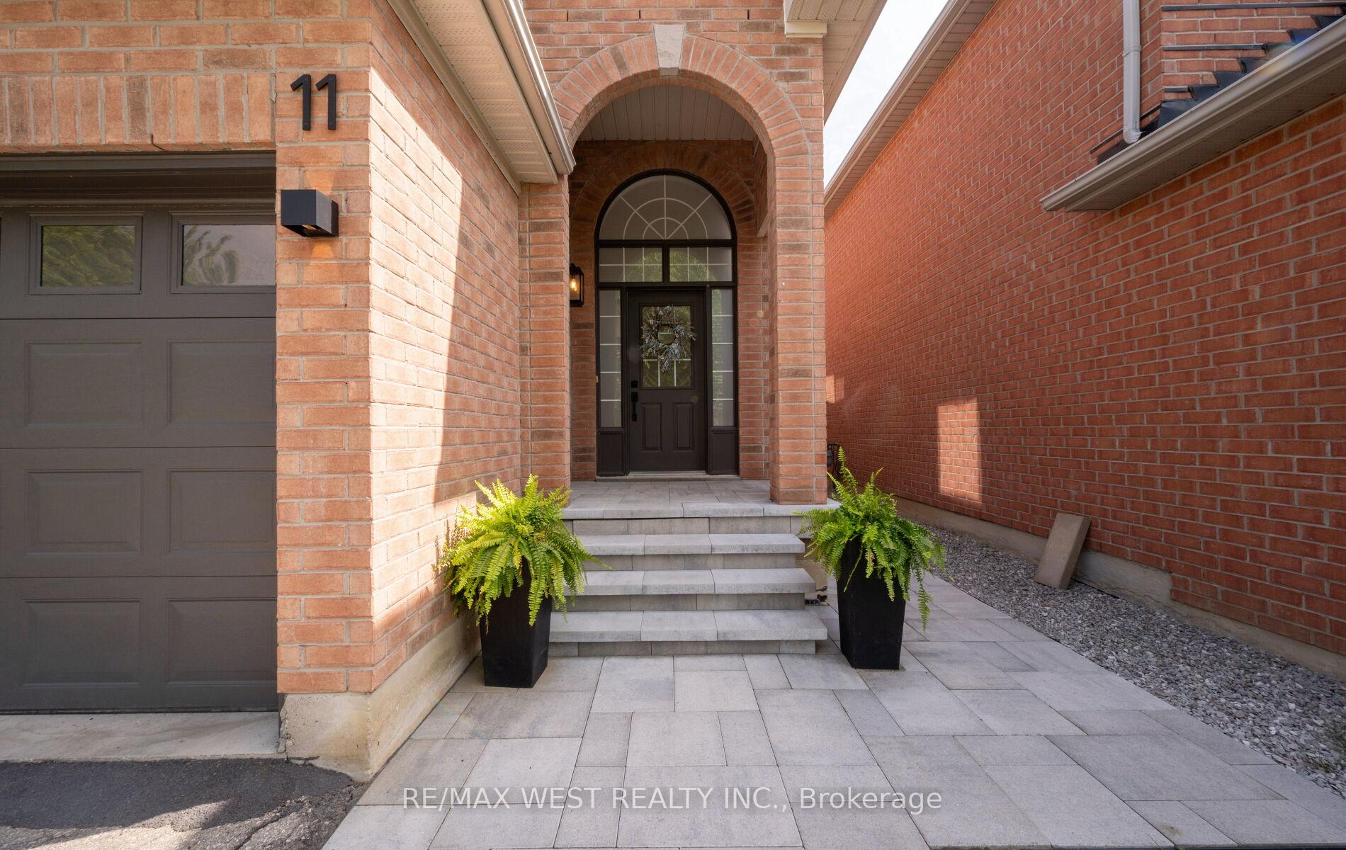 Photo 6 of 11 Beehive Drive, Caledon, Bolton North — HOMEH