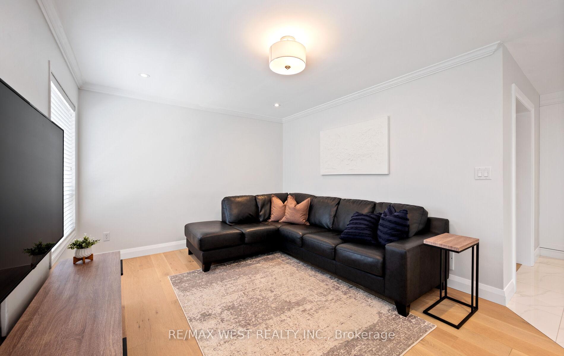 Photo 20 of 11 Beehive Drive, Caledon, Bolton North — HOMEH