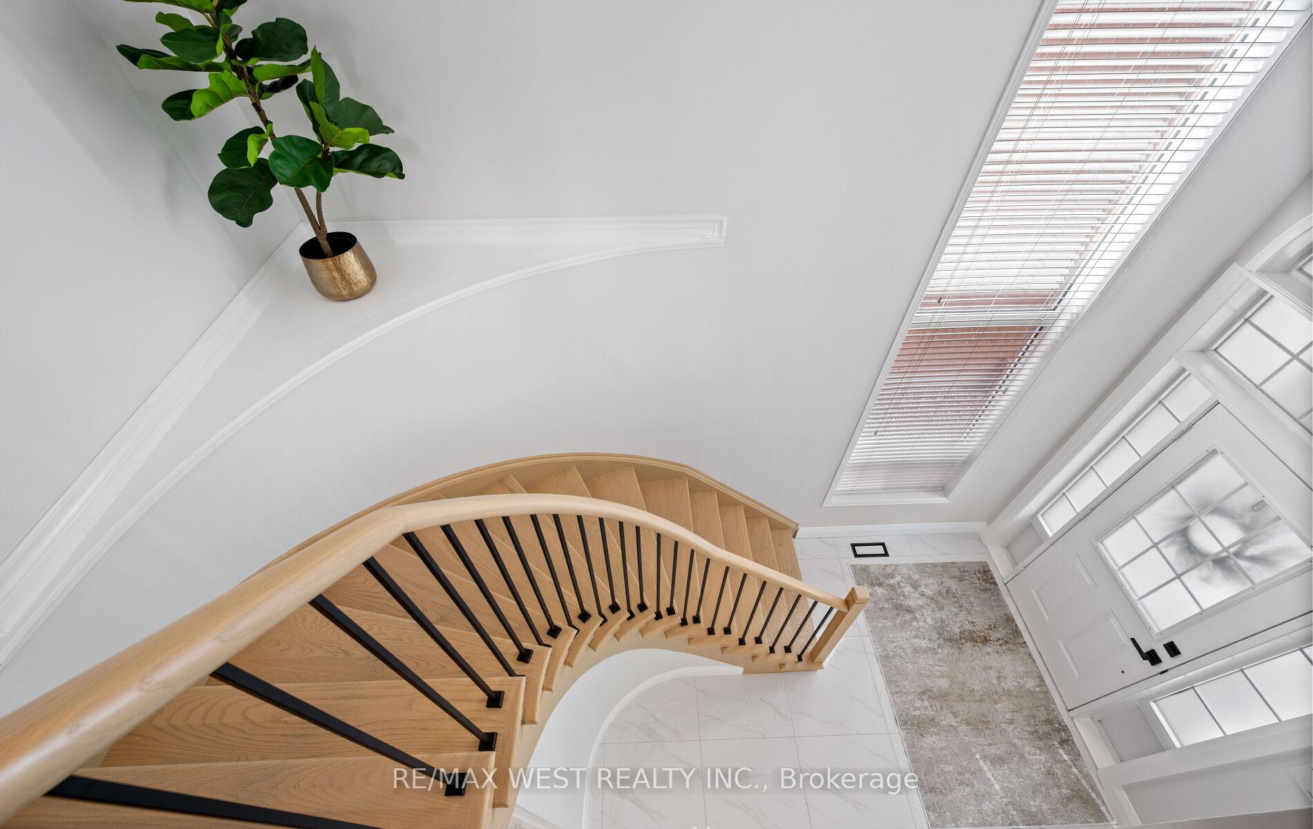 Photo 24 of 11 Beehive Drive, Caledon, Bolton North — HOMEH