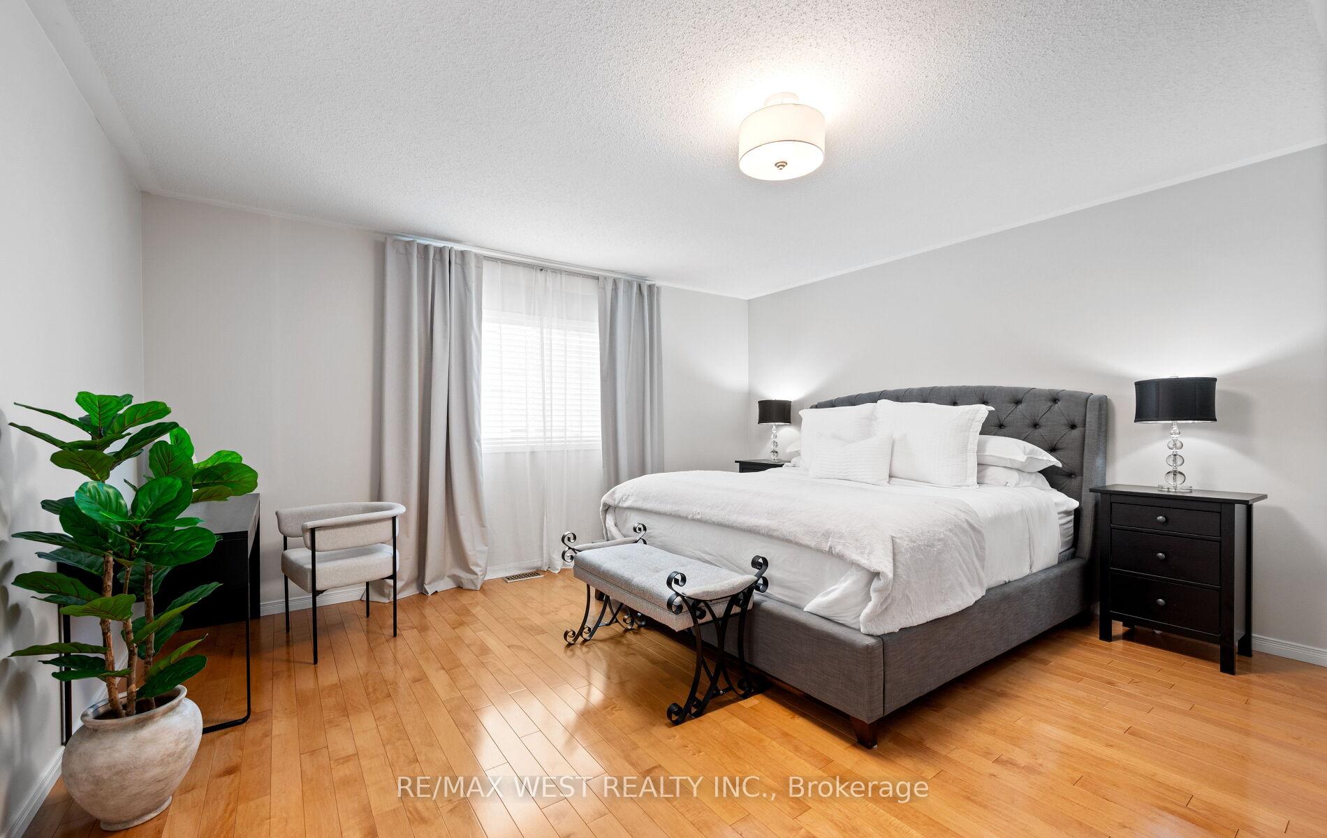 Photo 25 of 11 Beehive Drive, Caledon, Bolton North — HOMEH
