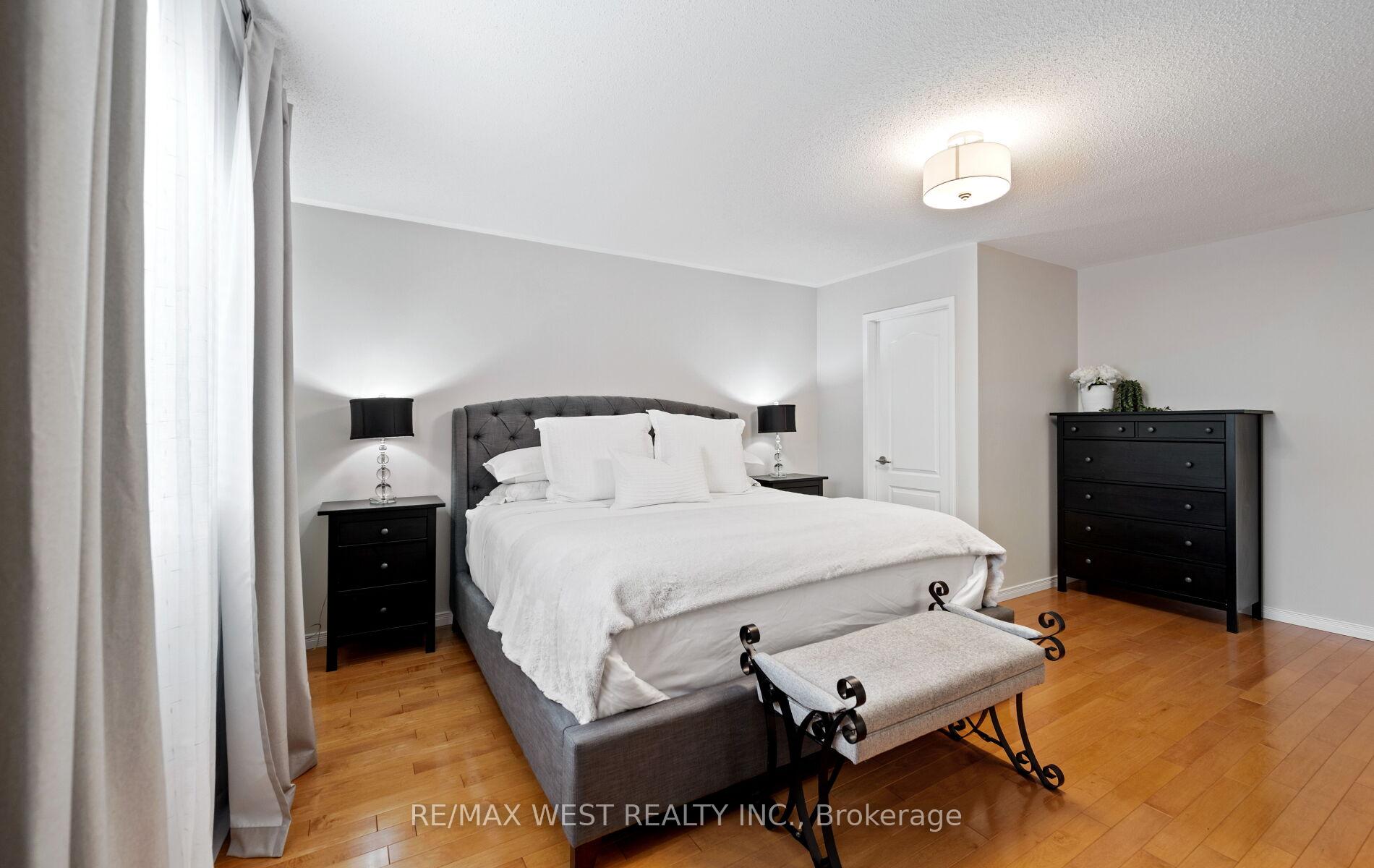 Photo 26 of 11 Beehive Drive, Caledon, Bolton North — HOMEH