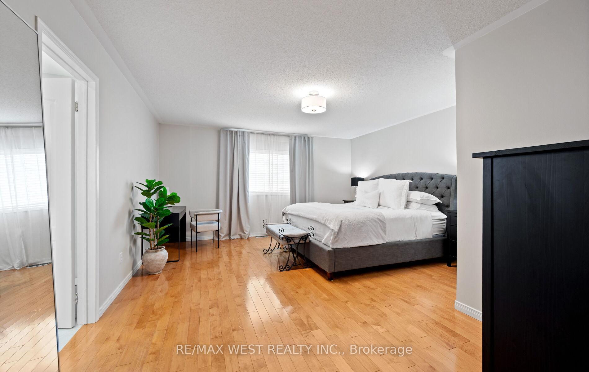 Photo 27 of 11 Beehive Drive, Caledon, Bolton North — HOMEH