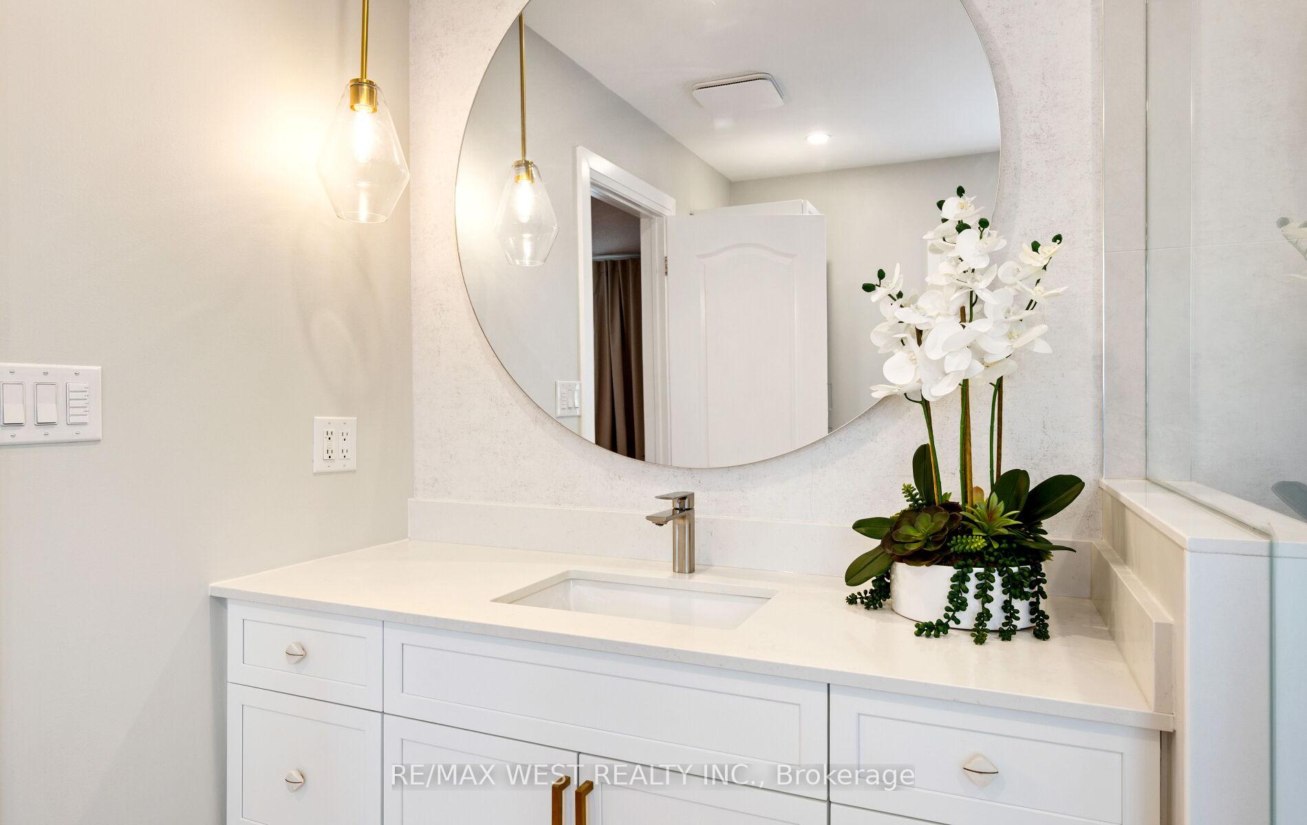 Photo 30 of 11 Beehive Drive, Caledon, Bolton North — HOMEH