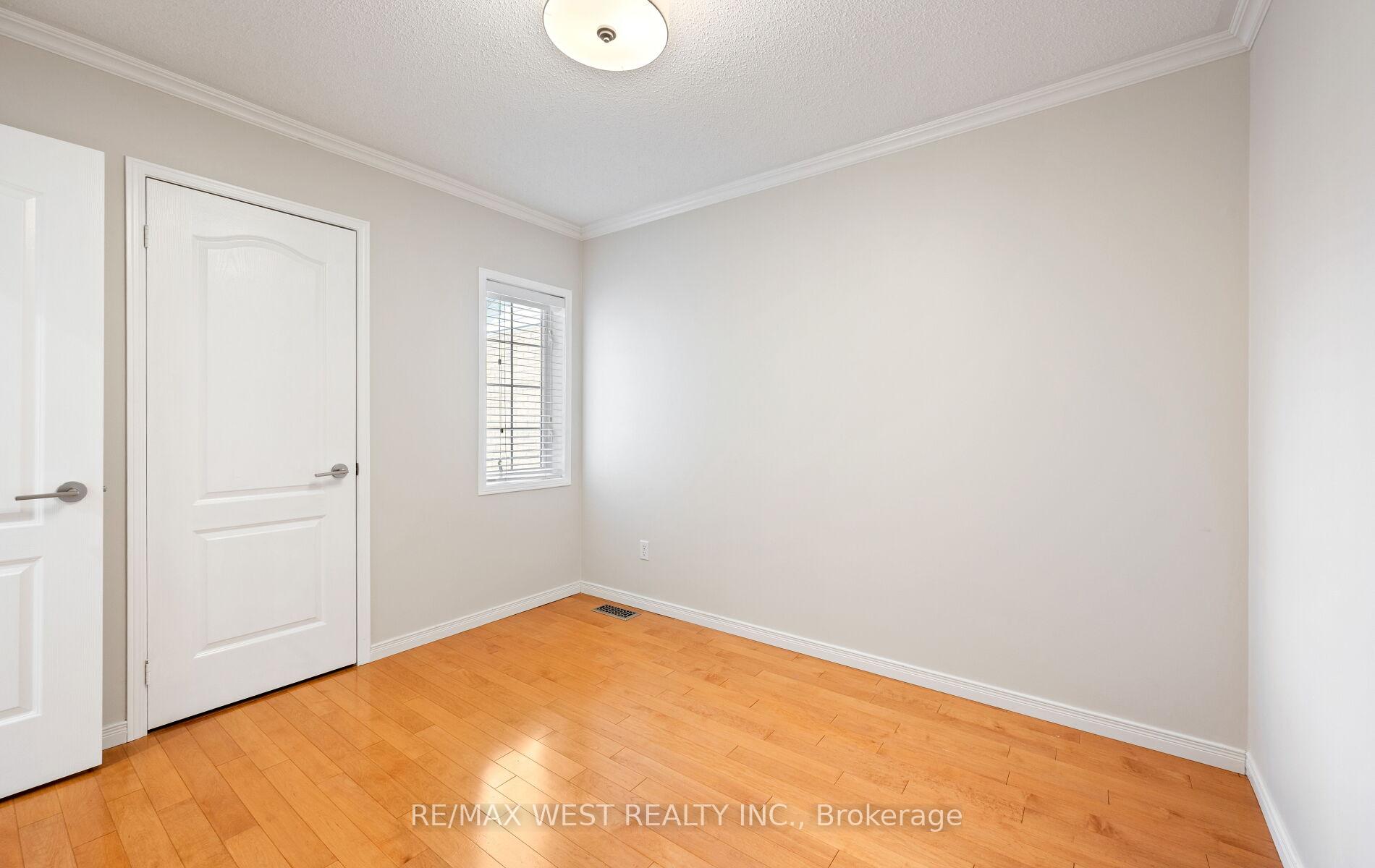 Photo 33 of 11 Beehive Drive, Caledon, Bolton North — HOMEH