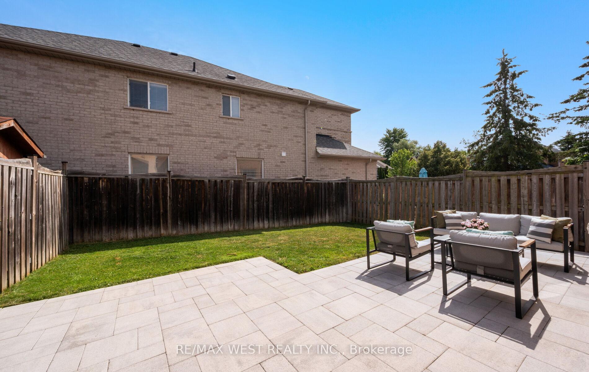 Photo 38 of 11 Beehive Drive, Caledon, Bolton North — HOMEH