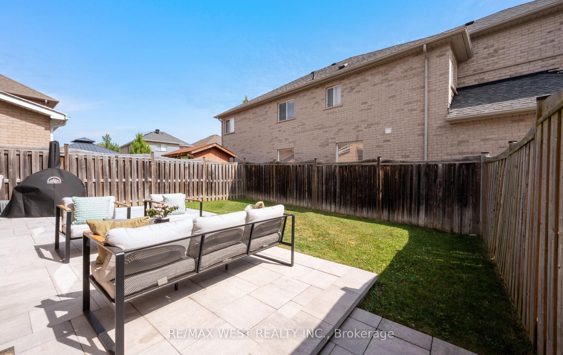 Photo 39 of 11 Beehive Drive, Caledon, Bolton North — HOMEH
