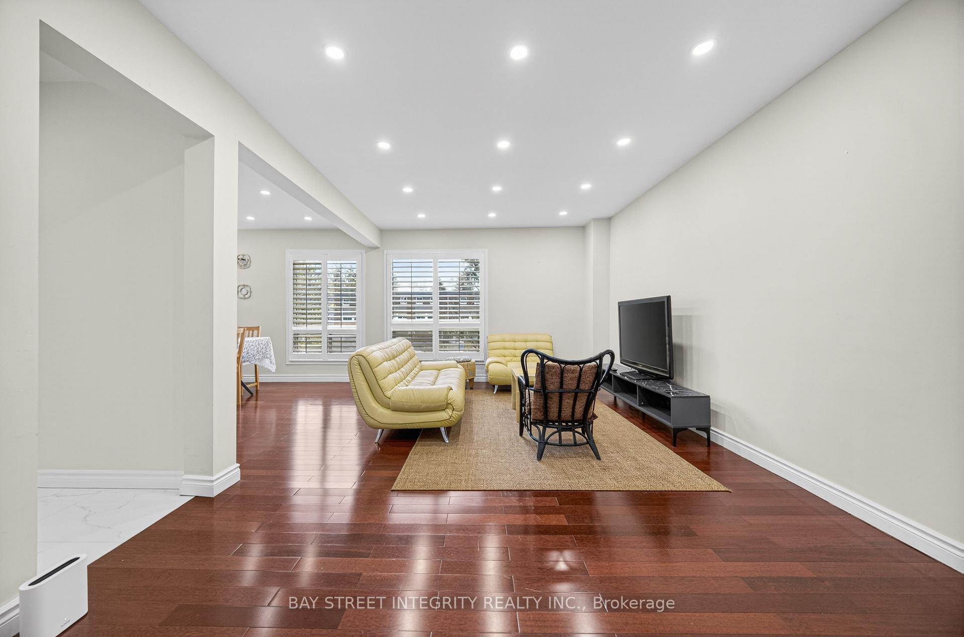 Photo 6 of Unit 26, 646 Village Parkway, Markham, Unionville — HOMEH