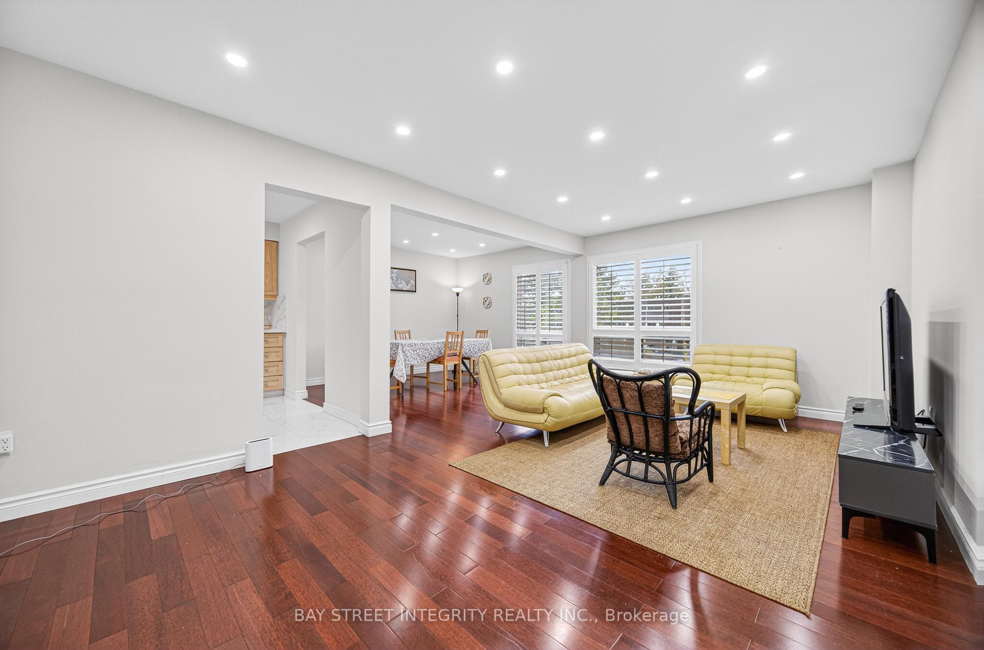 Photo 7 of Unit 26, 646 Village Parkway, Markham, Unionville — HOMEH