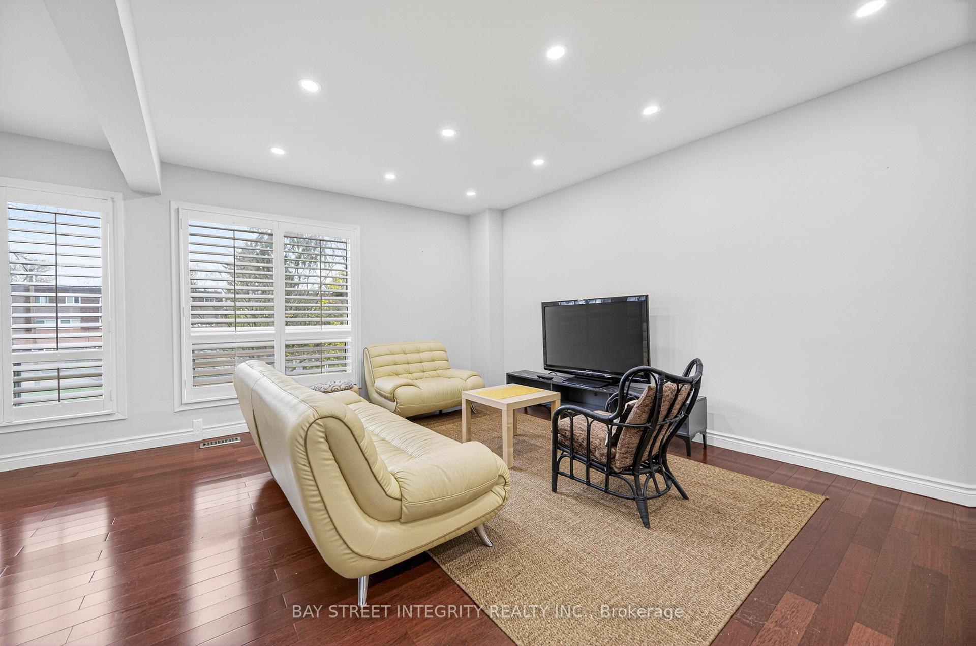 Photo 8 of Unit 26, 646 Village Parkway, Markham, Unionville — HOMEH