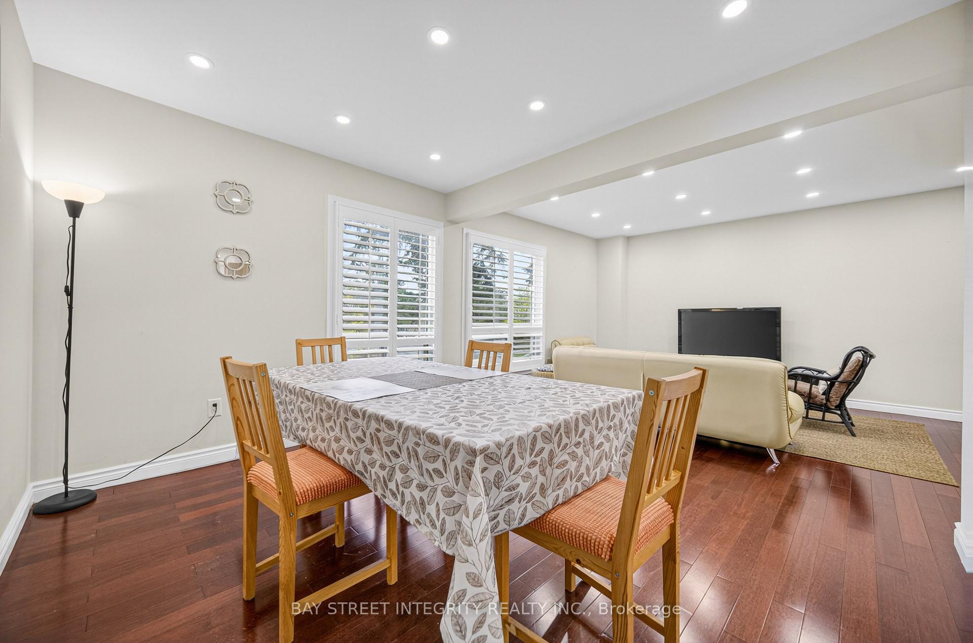 Photo 13 of Unit 26, 646 Village Parkway, Markham, Unionville — HOMEH