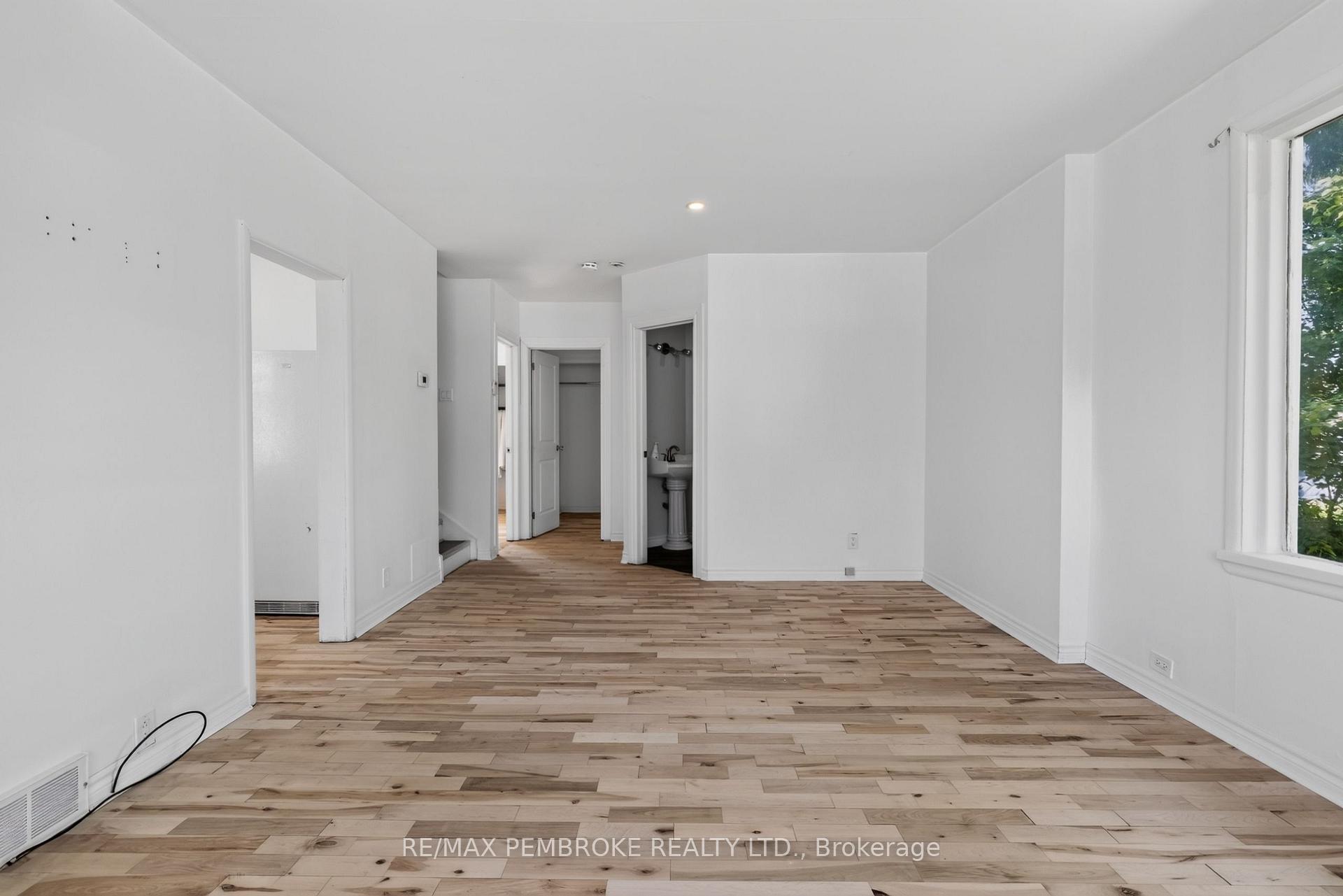 Photo 12 of 370 Carmody Street, Pembroke, Pembroke — HOMEH