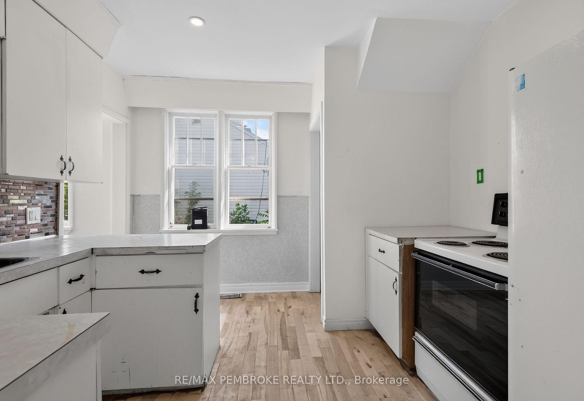 Photo 16 of 370 Carmody Street, Pembroke, Pembroke — HOMEH