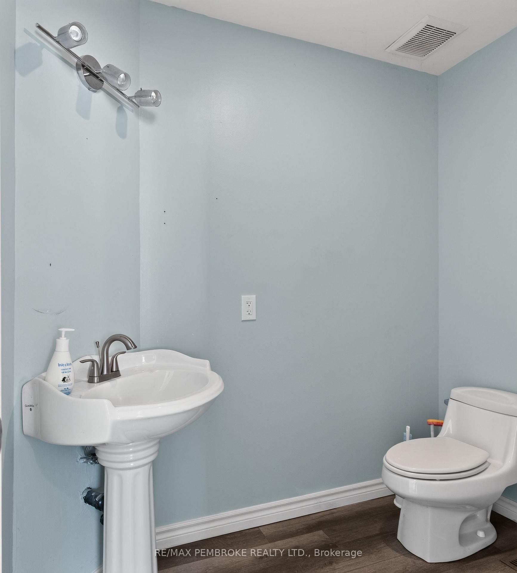 Photo 21 of 370 Carmody Street, Pembroke, Pembroke — HOMEH