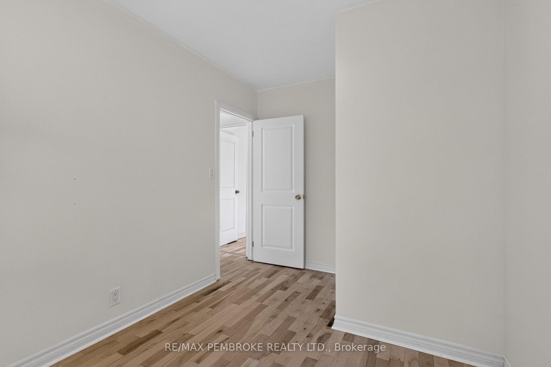 Photo 24 of 370 Carmody Street, Pembroke, Pembroke — HOMEH