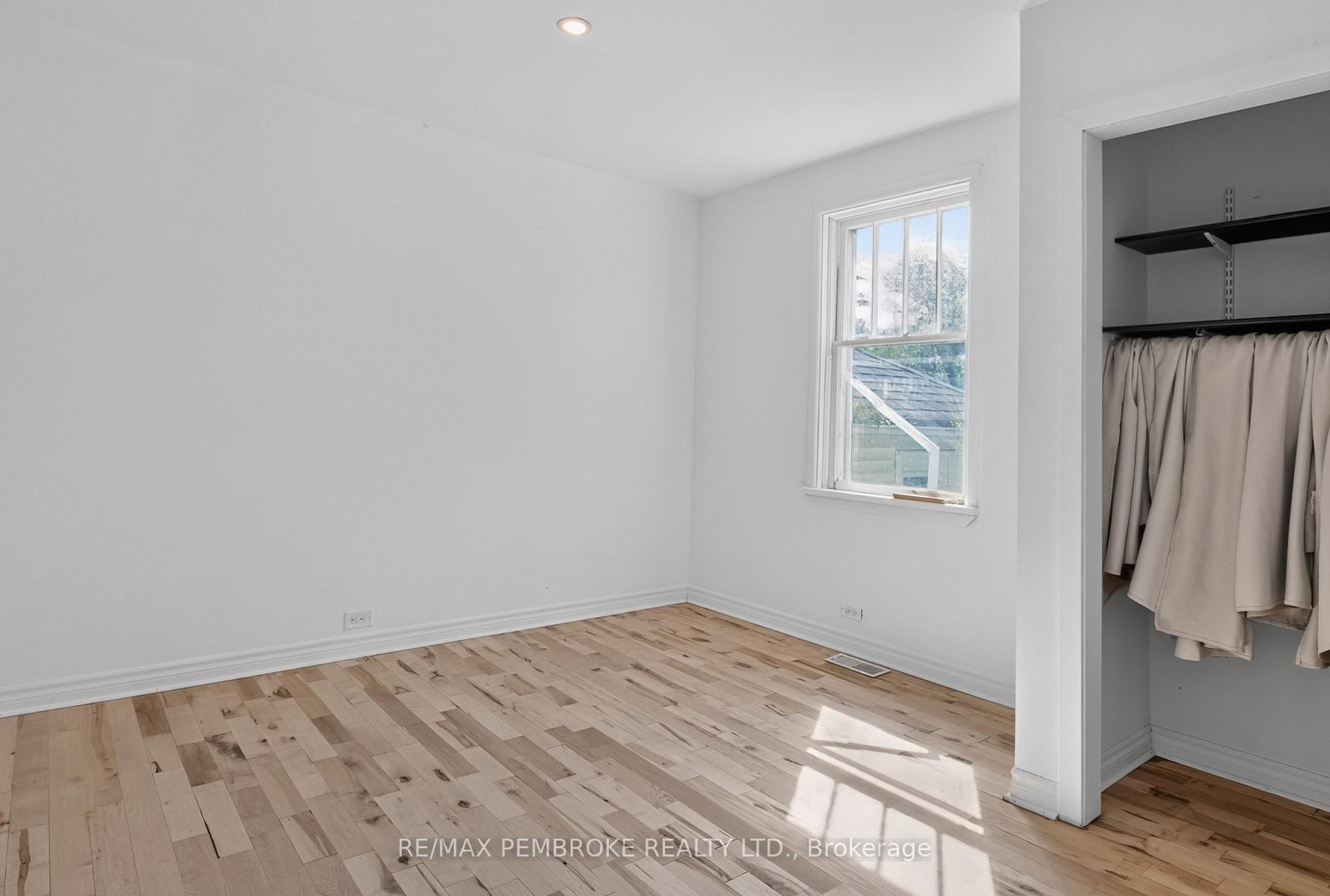 Photo 25 of 370 Carmody Street, Pembroke, Pembroke — HOMEH
